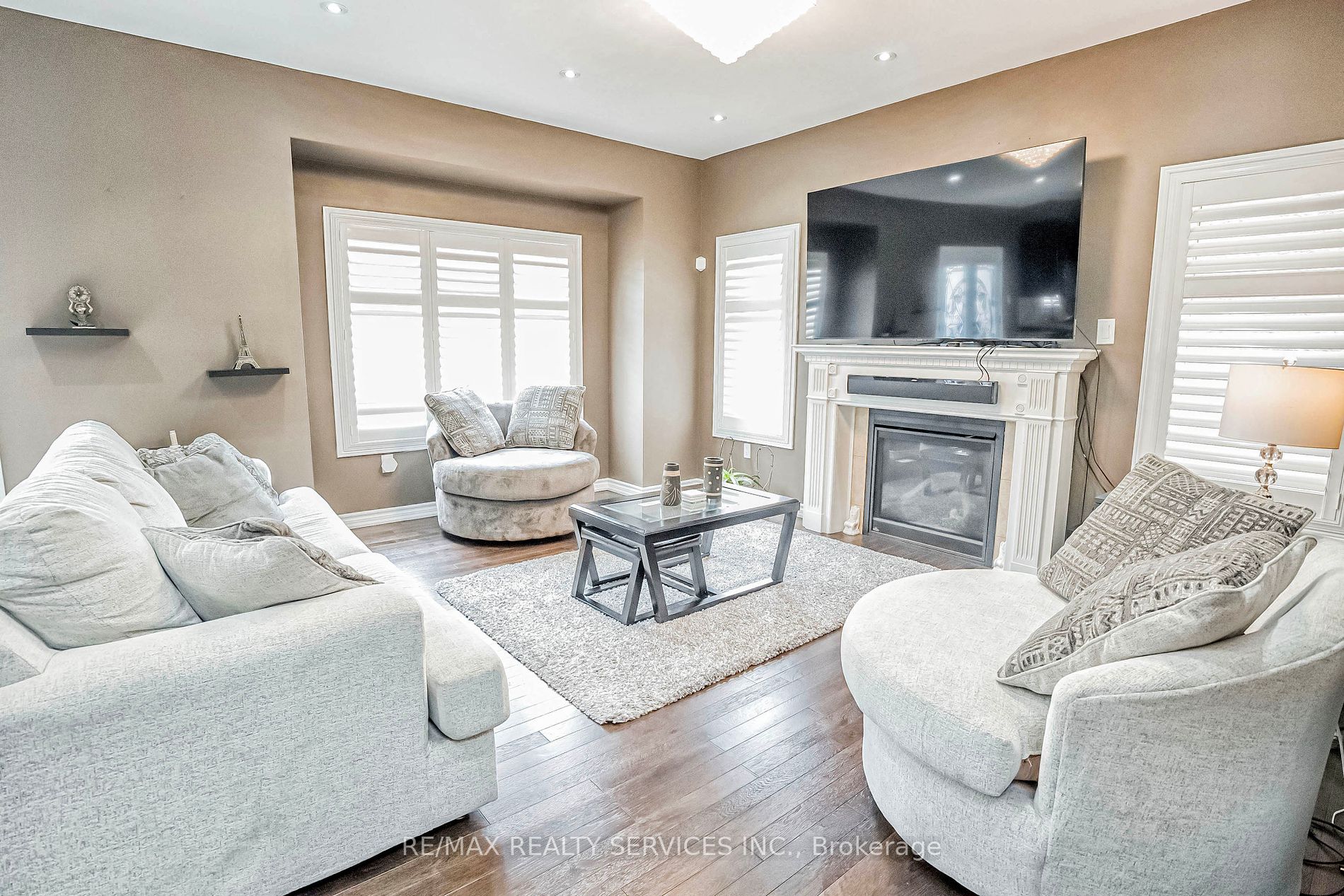 65 Lola Cres