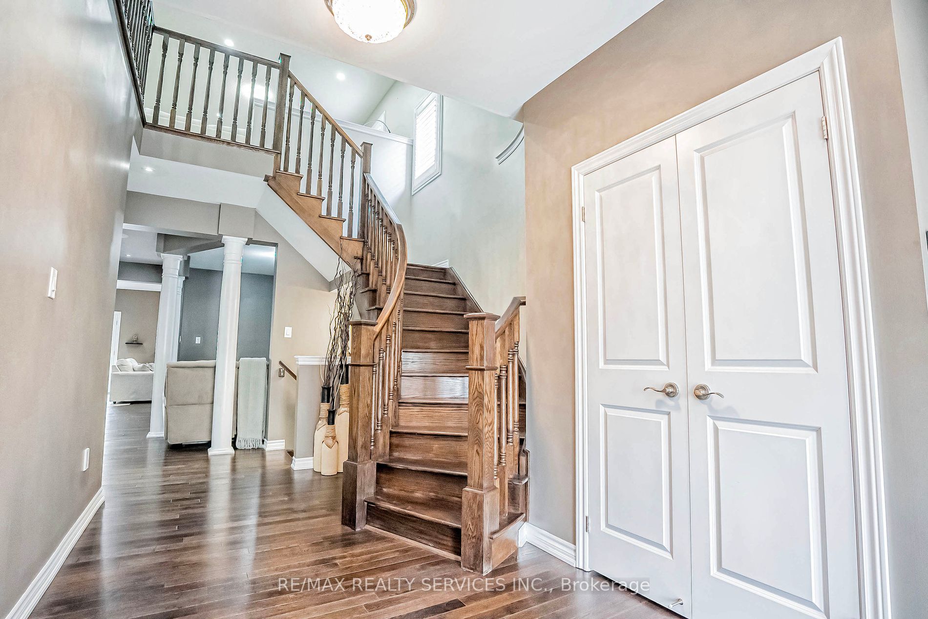 65 Lola Cres