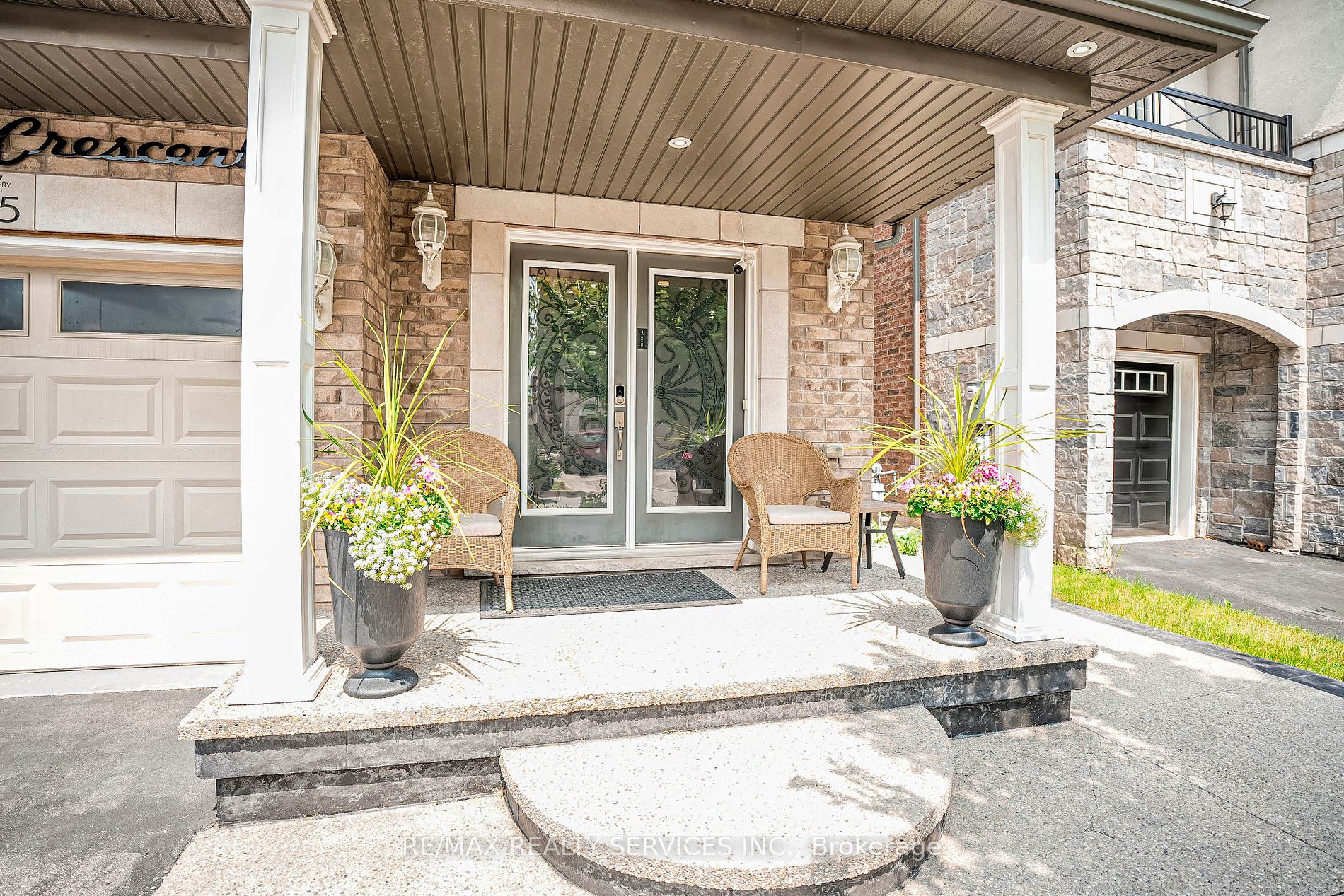 65 Lola Cres