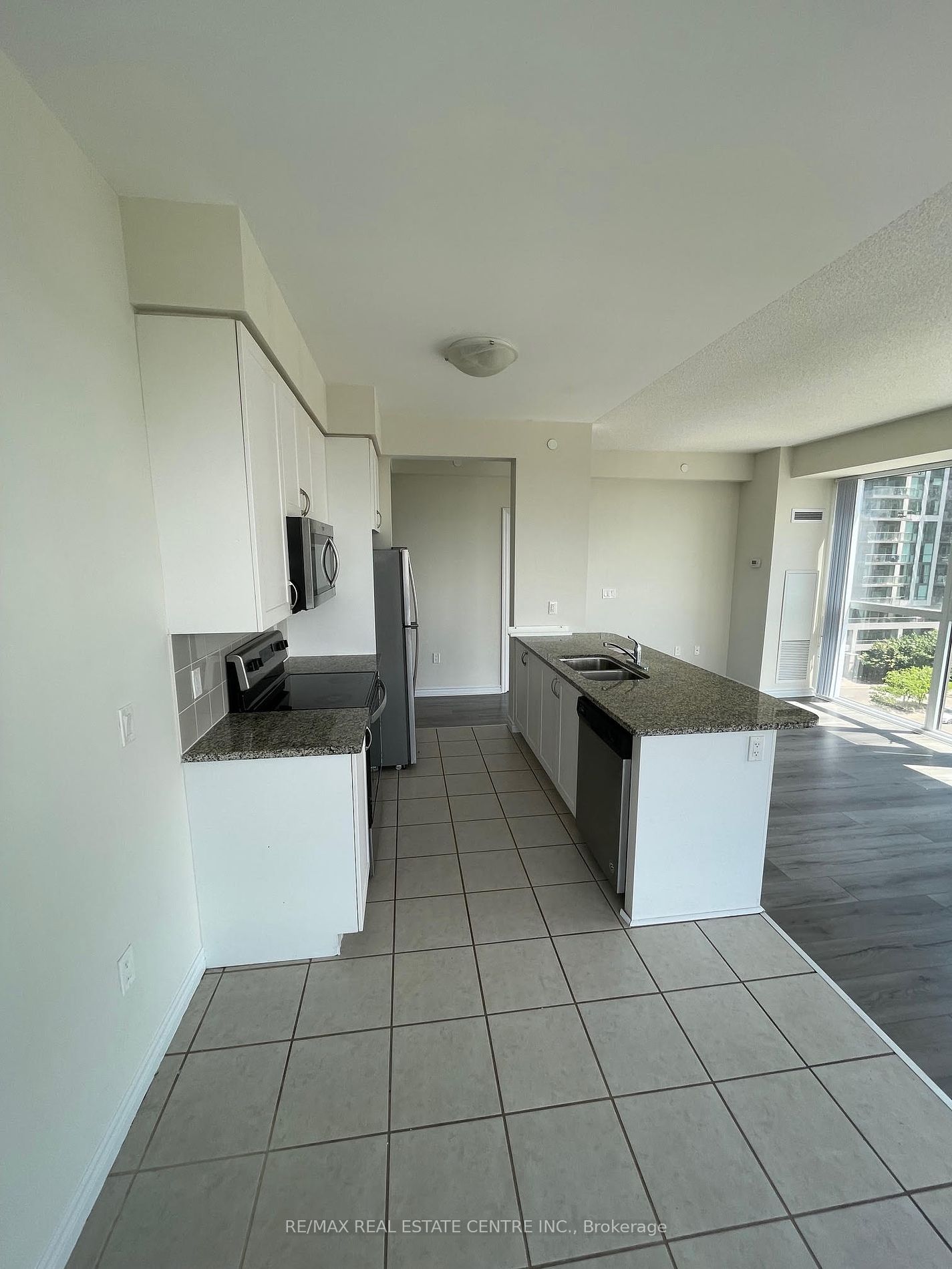 349 Rathburn Rd W, #715