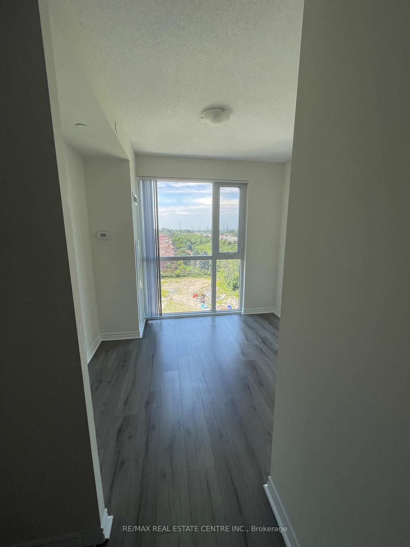 349 Rathburn Rd W, #715