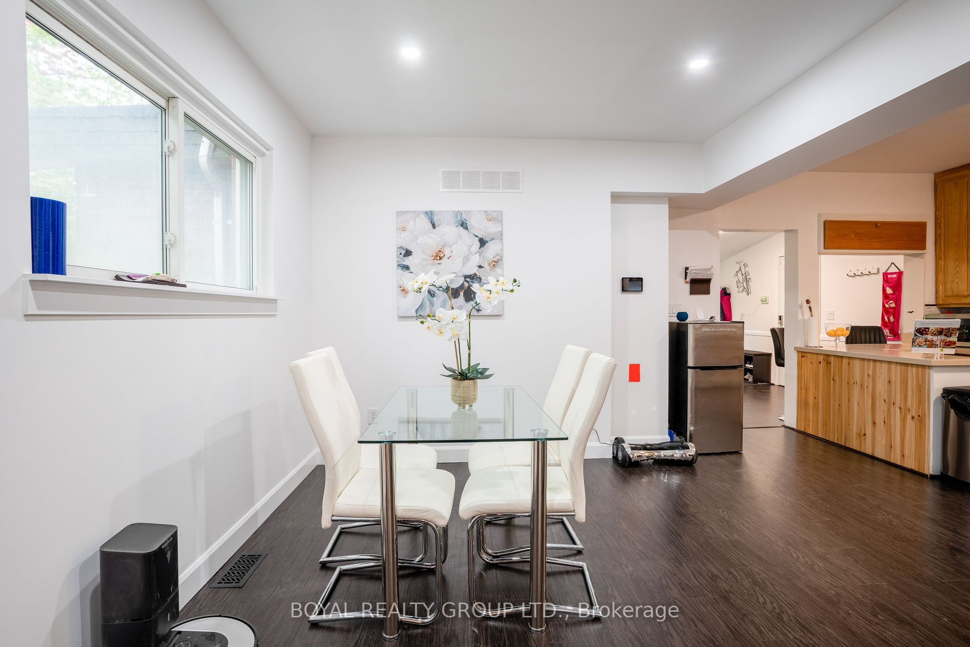 88 King Street W