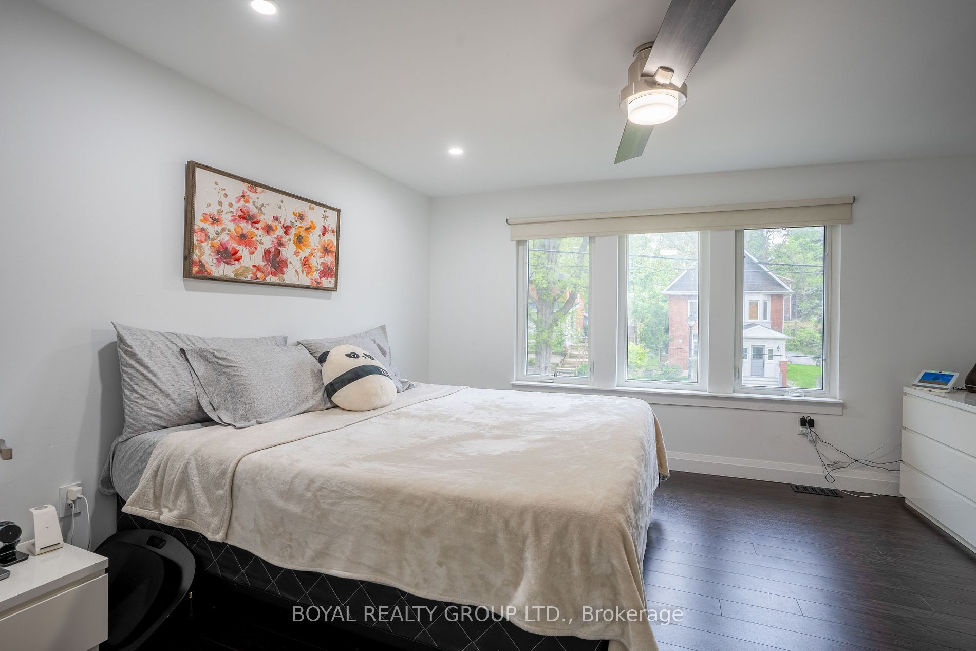 88 King Street W