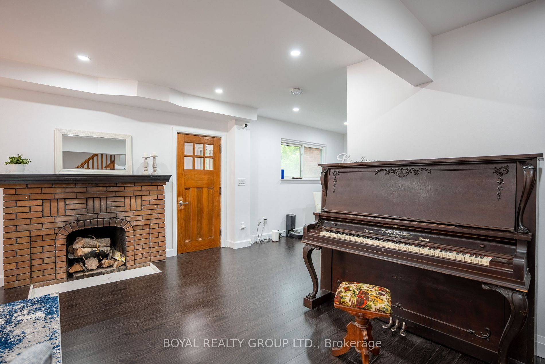 88 King Street W