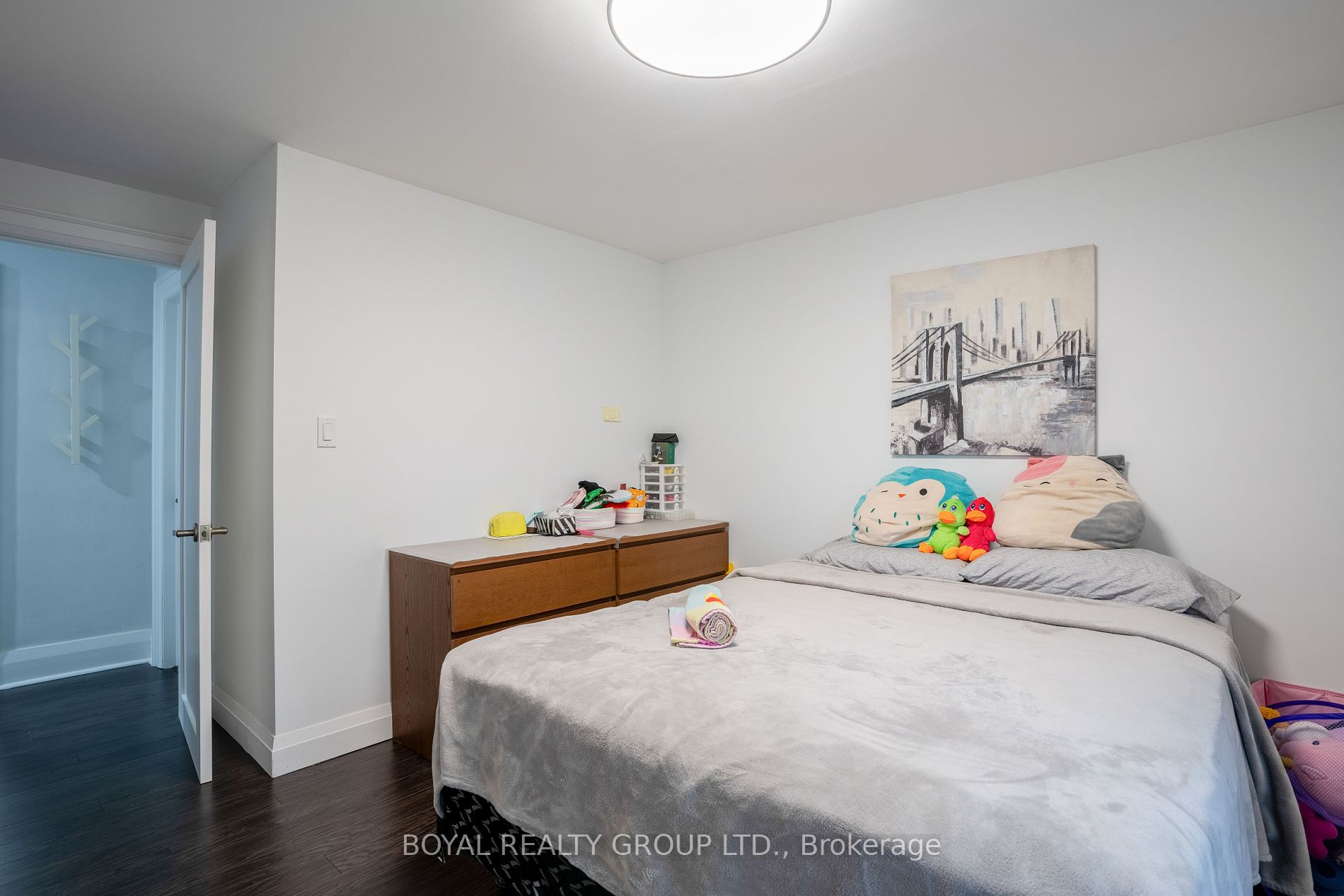 88 King Street W