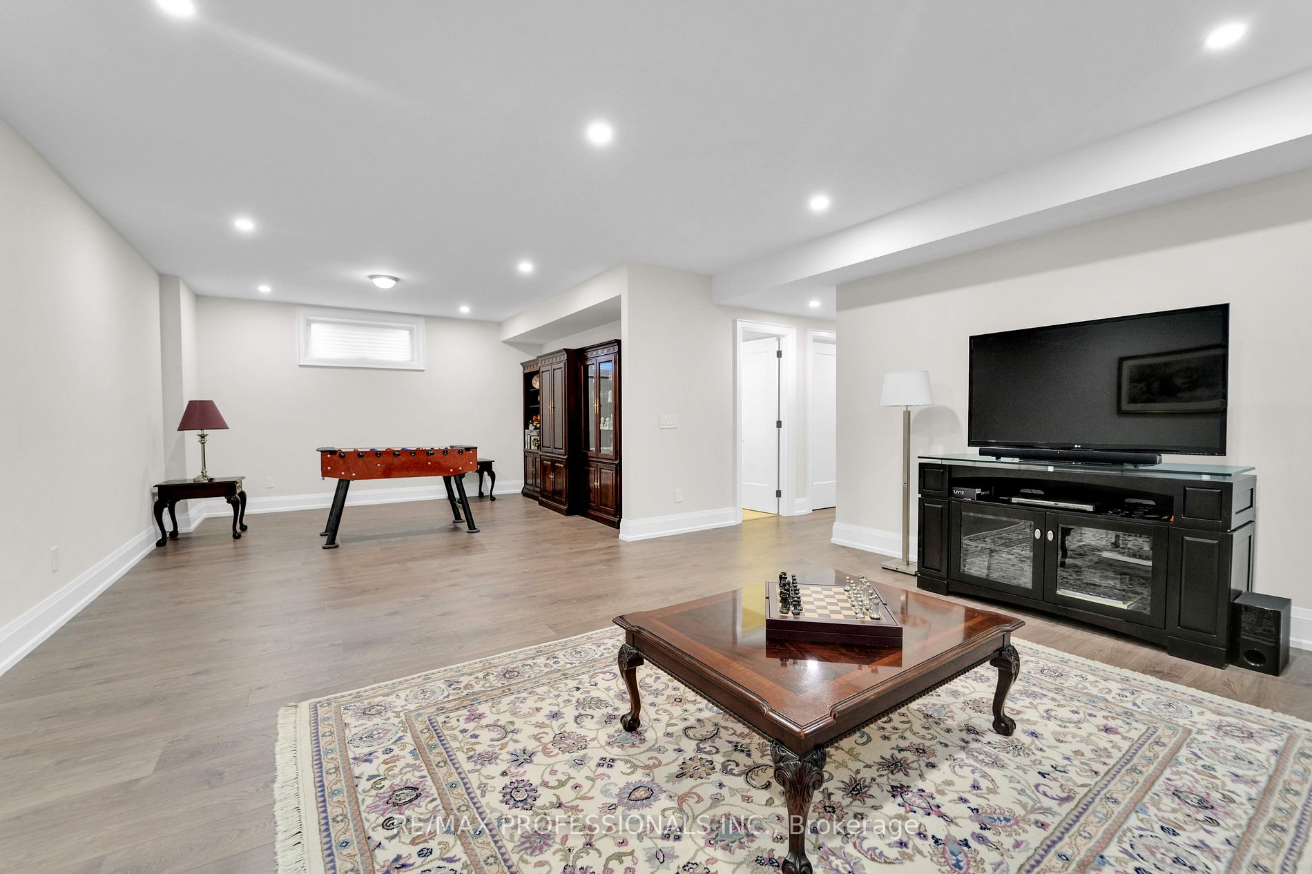 18 Charleston Rd