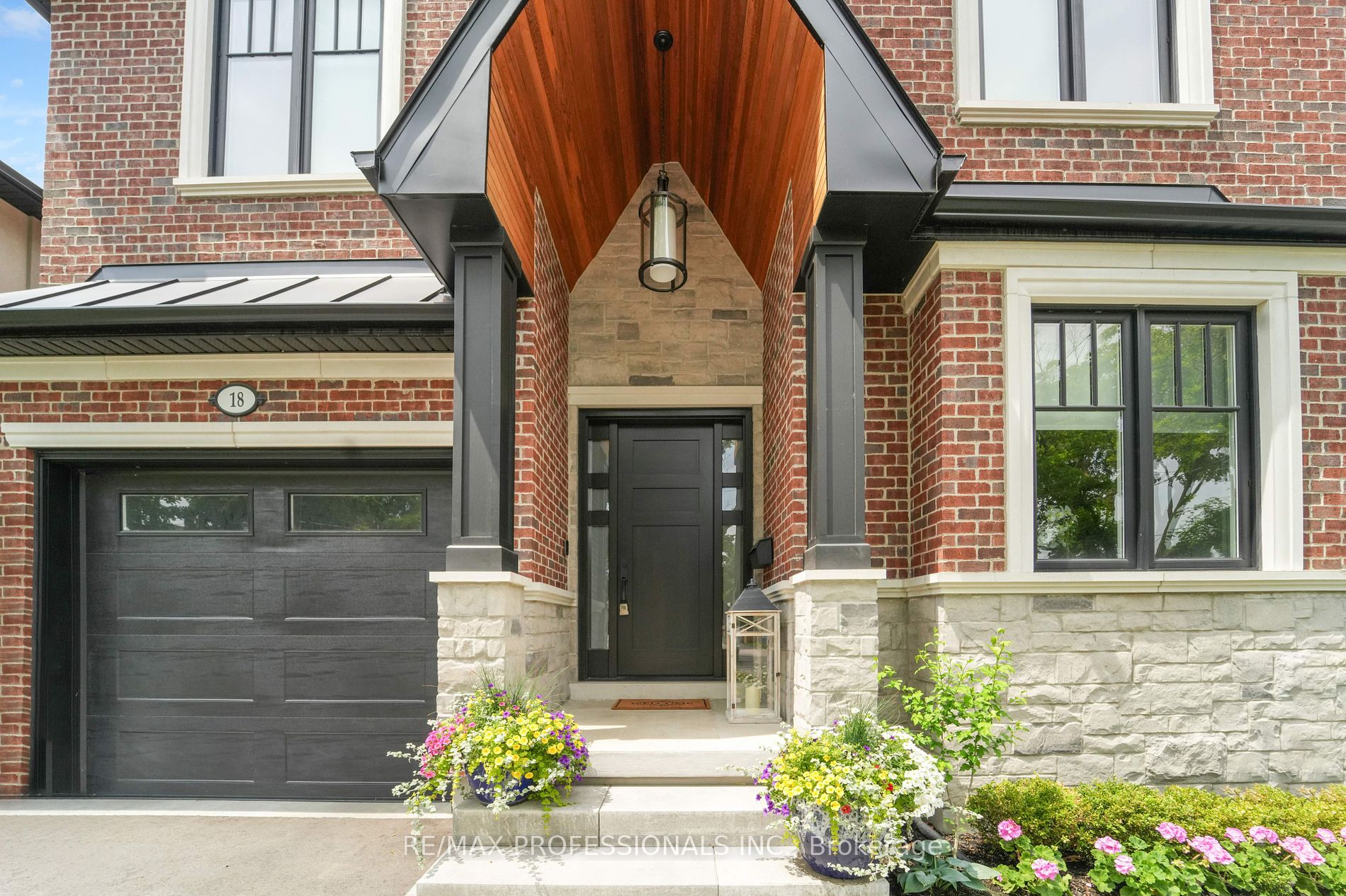 18 Charleston Rd