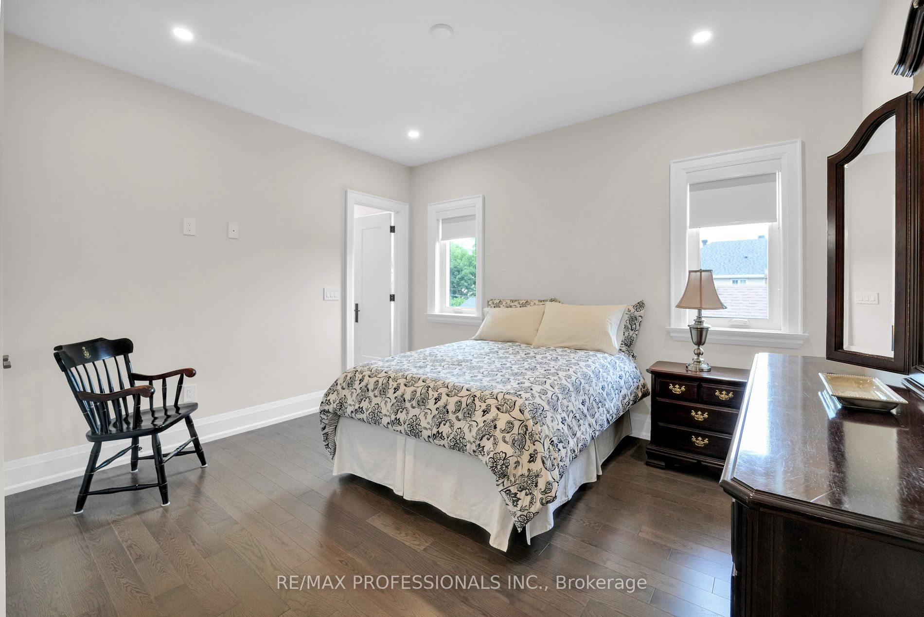 18 Charleston Rd