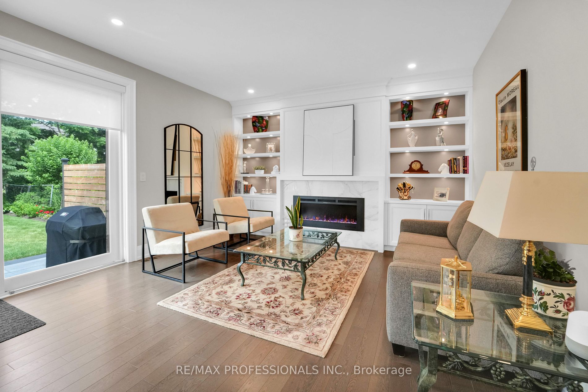 18 Charleston Rd