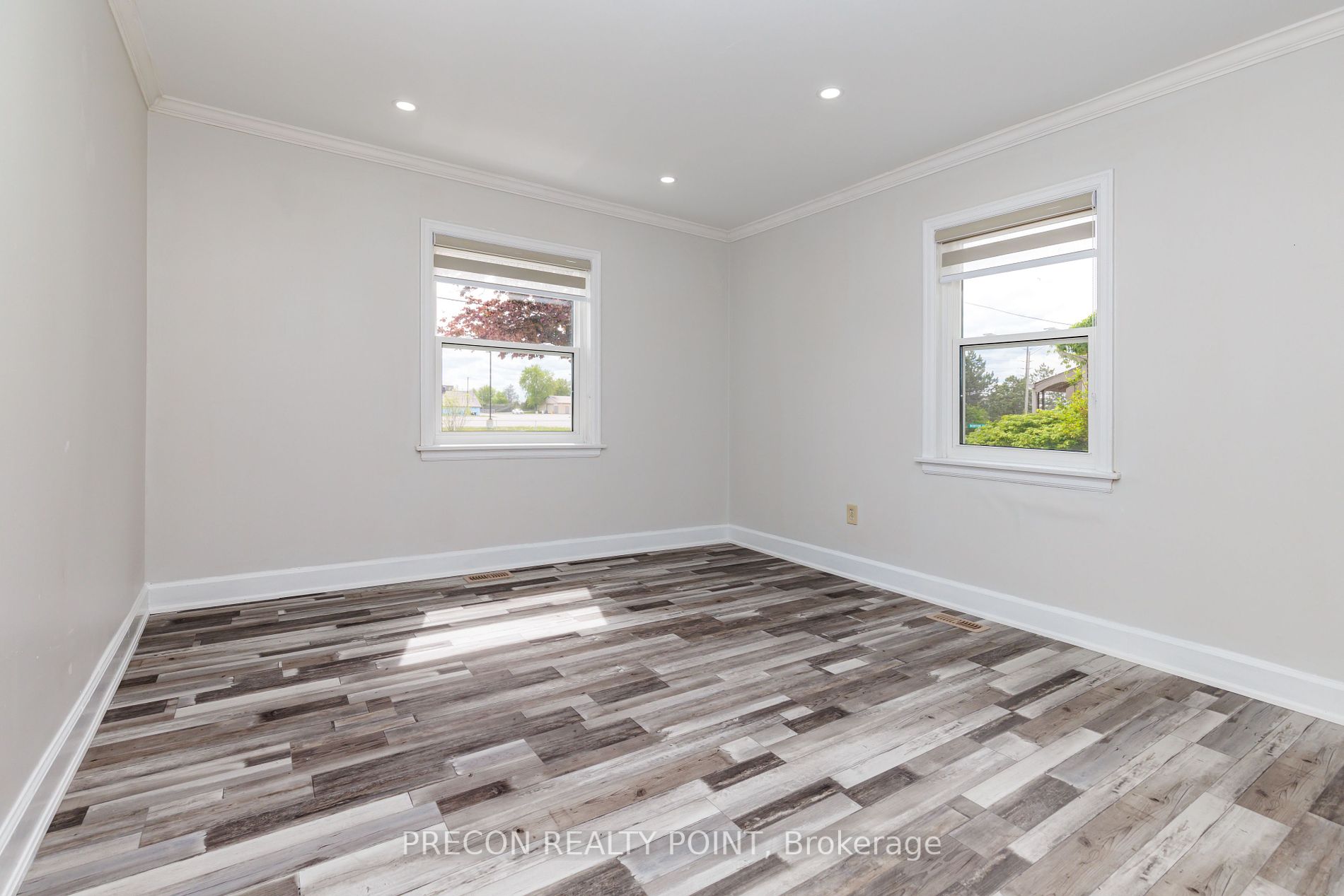 179 Queen Street S