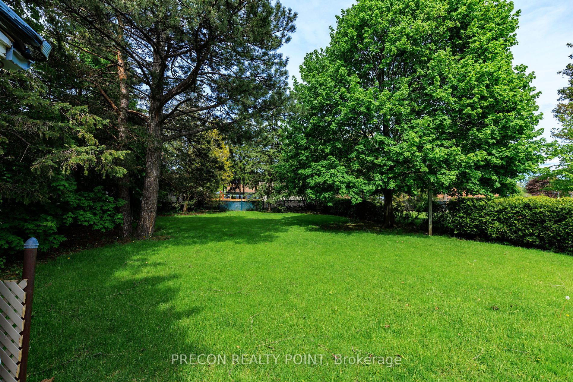 179 Queen Street S