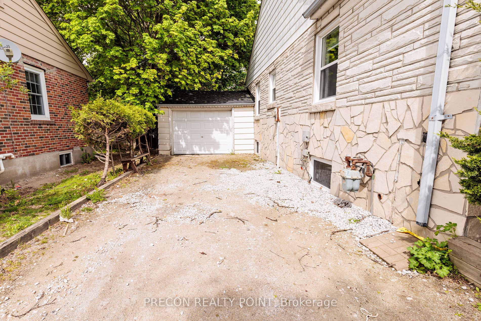 179 Queen Street S