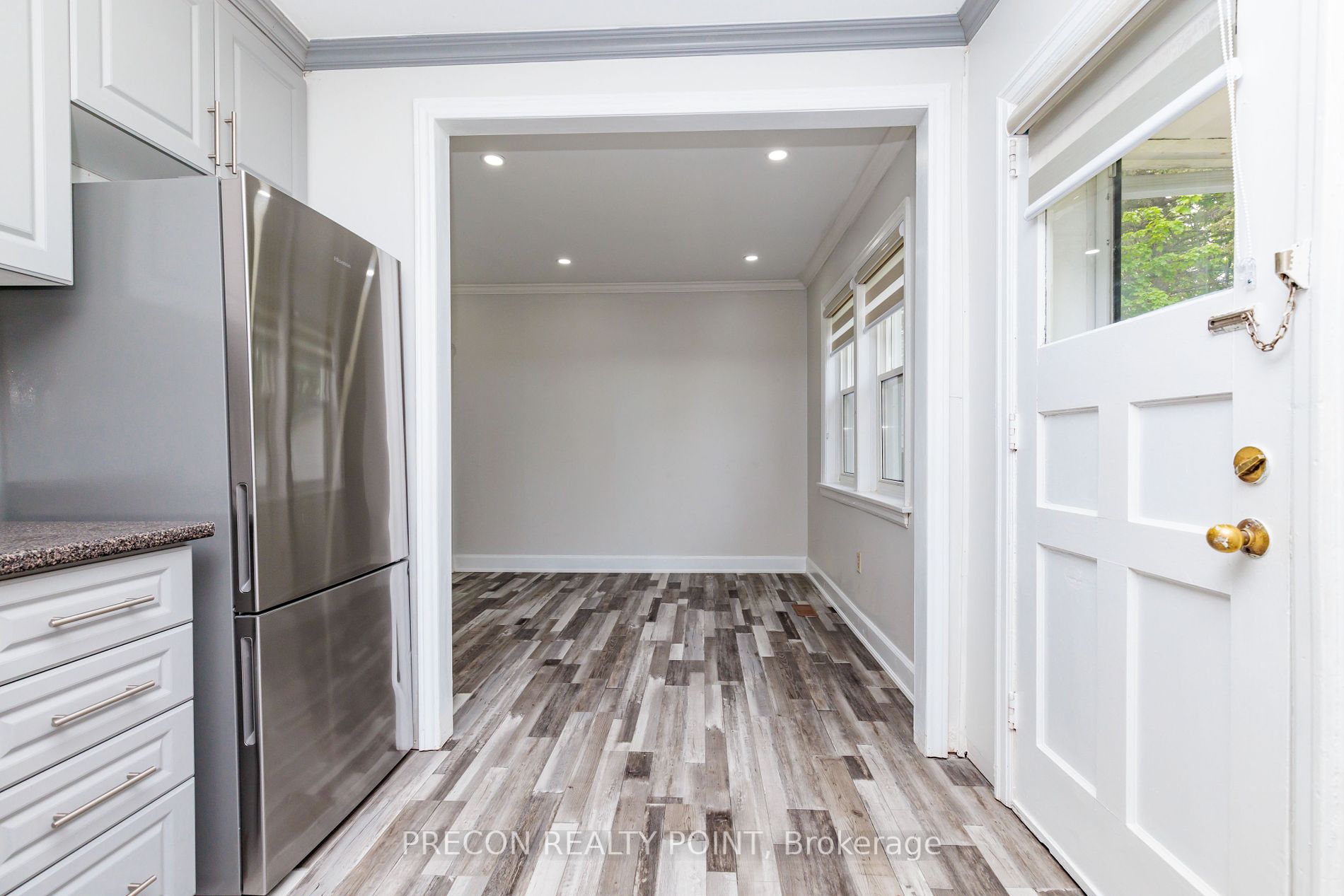 179 Queen Street S