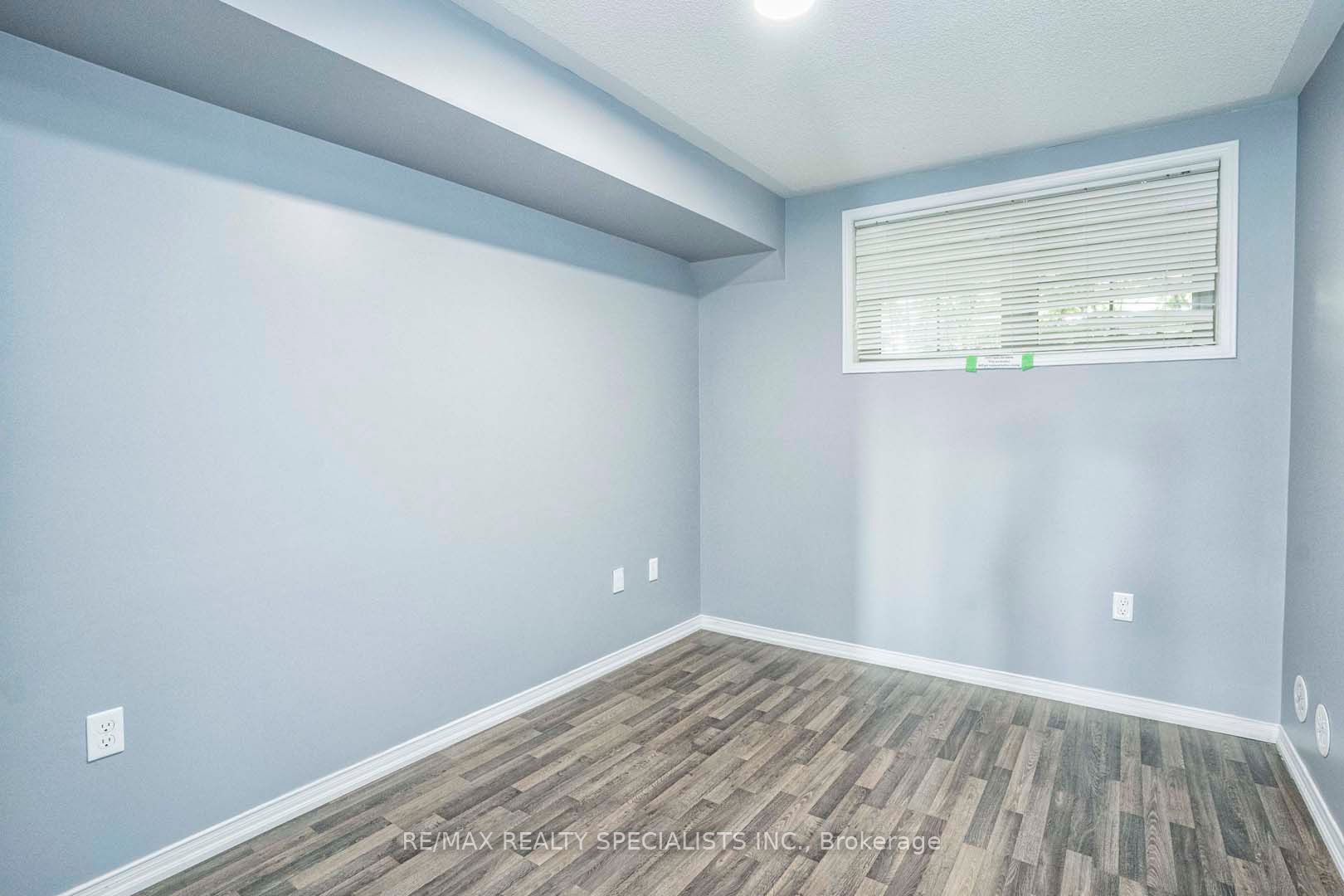 2500 Post Rd, #4
