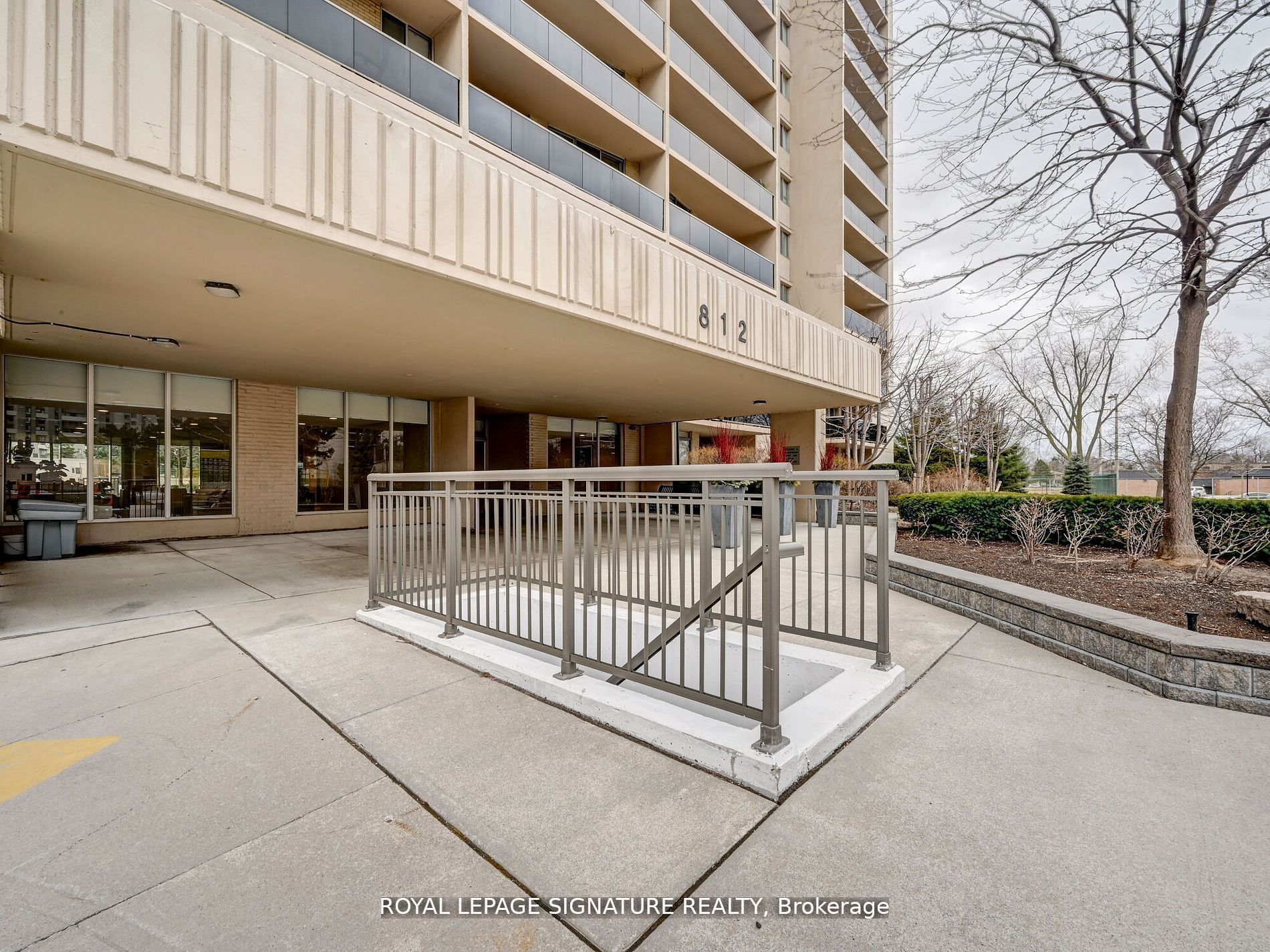 812 Burnhamthorpe Rd, #Ph04
