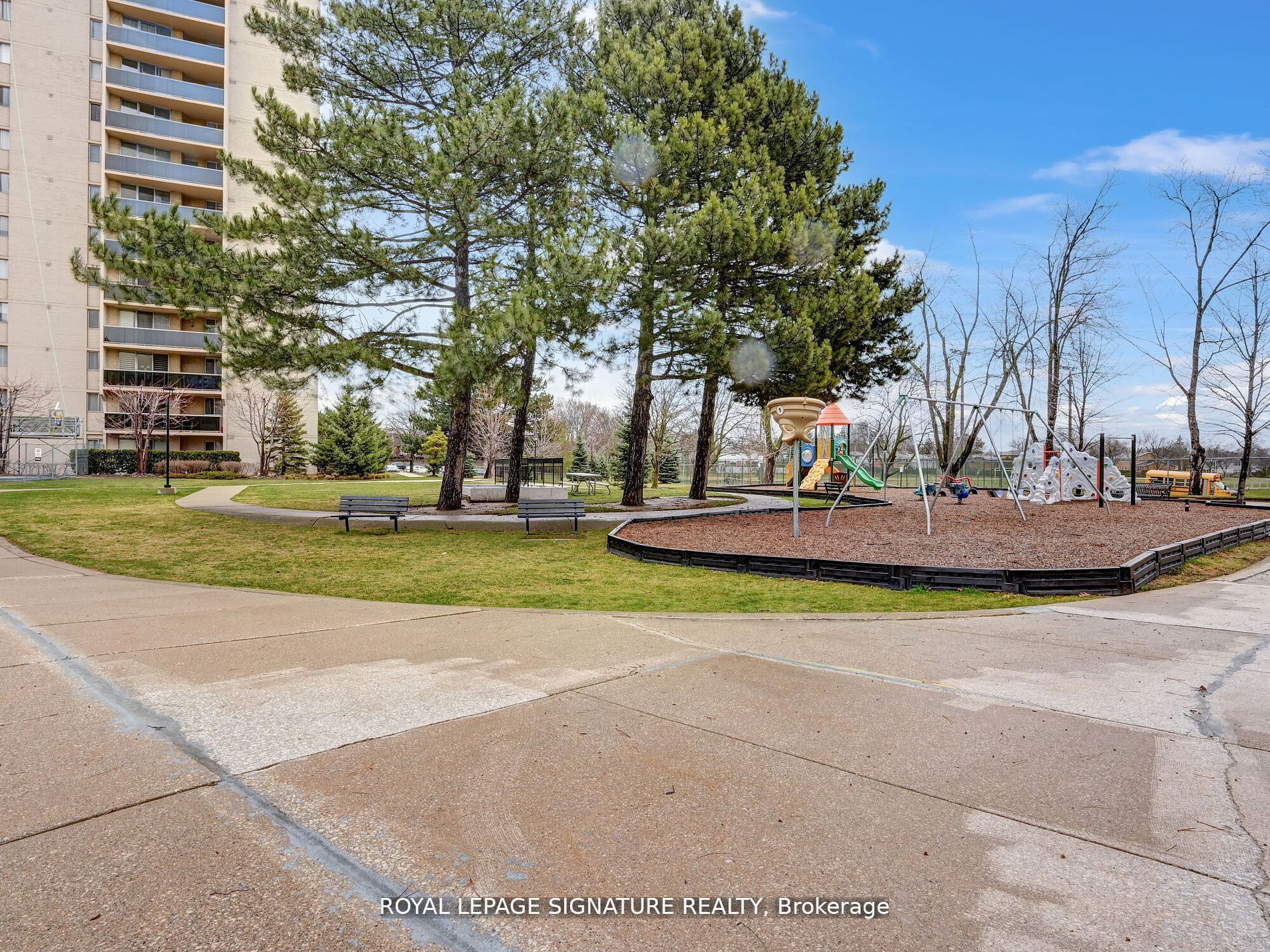 812 Burnhamthorpe Rd, #Ph04
