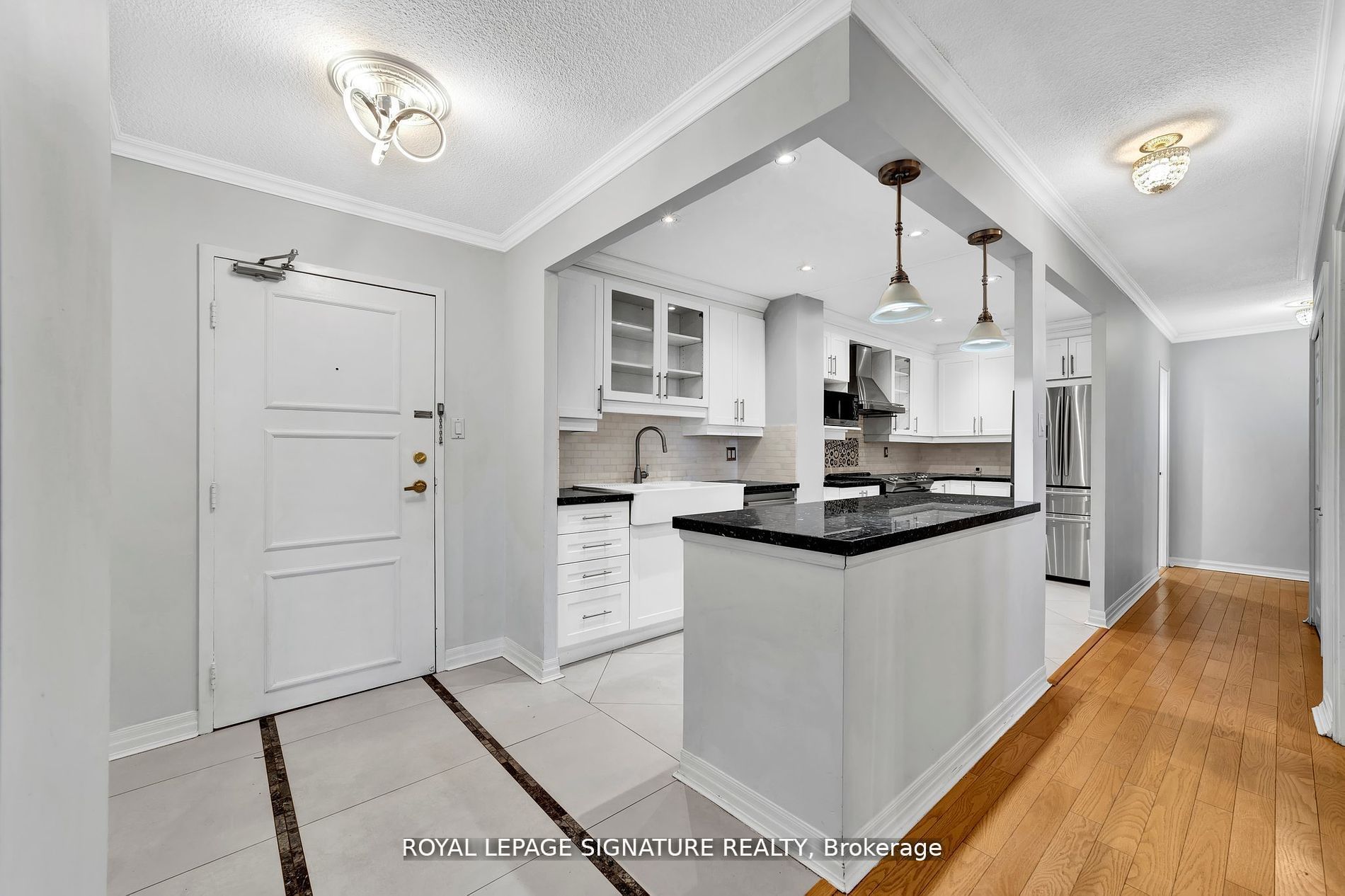 812 Burnhamthorpe Rd, #Ph04