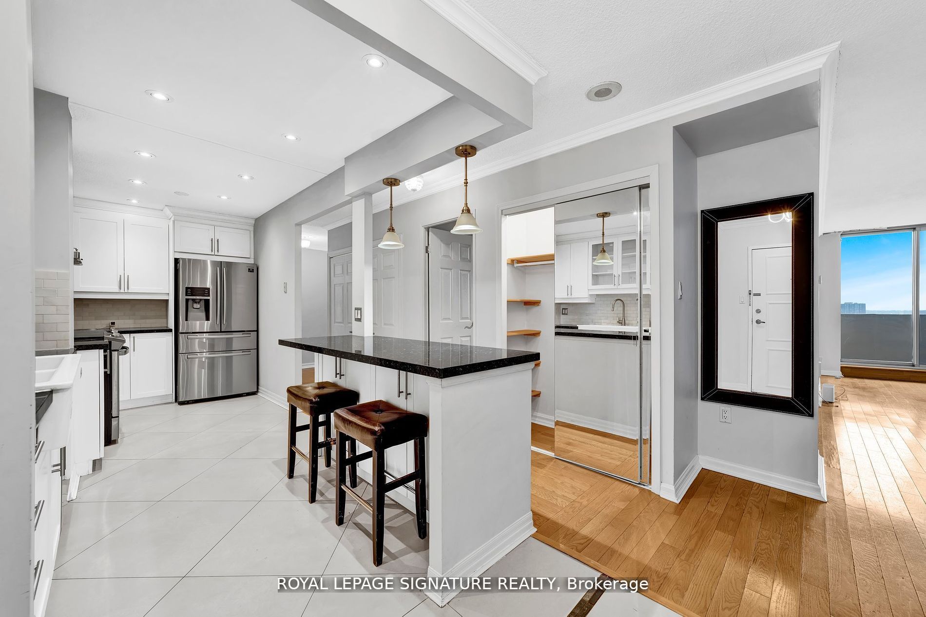 812 Burnhamthorpe Rd, #Ph04