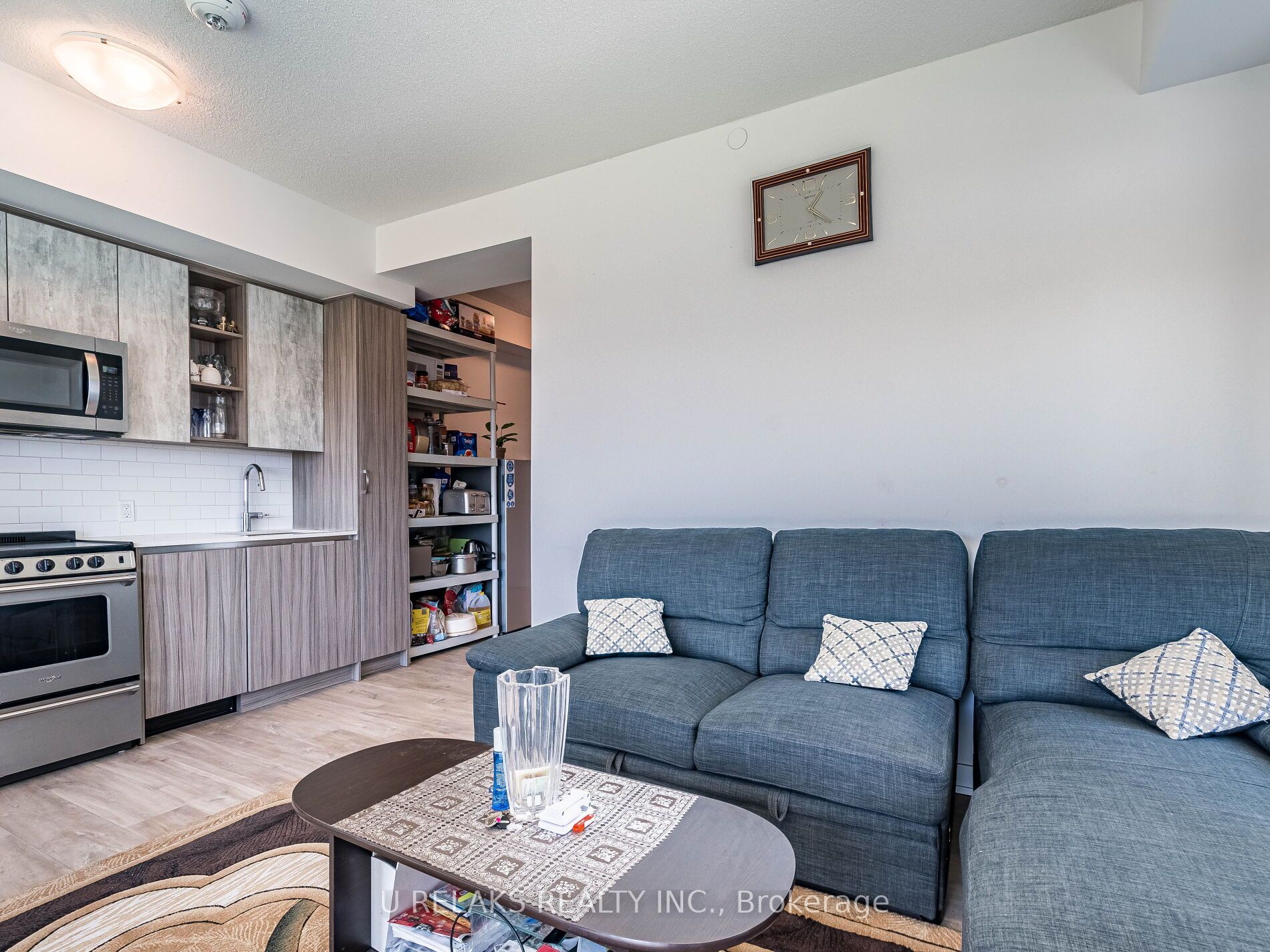 251 Manitoba St, #715