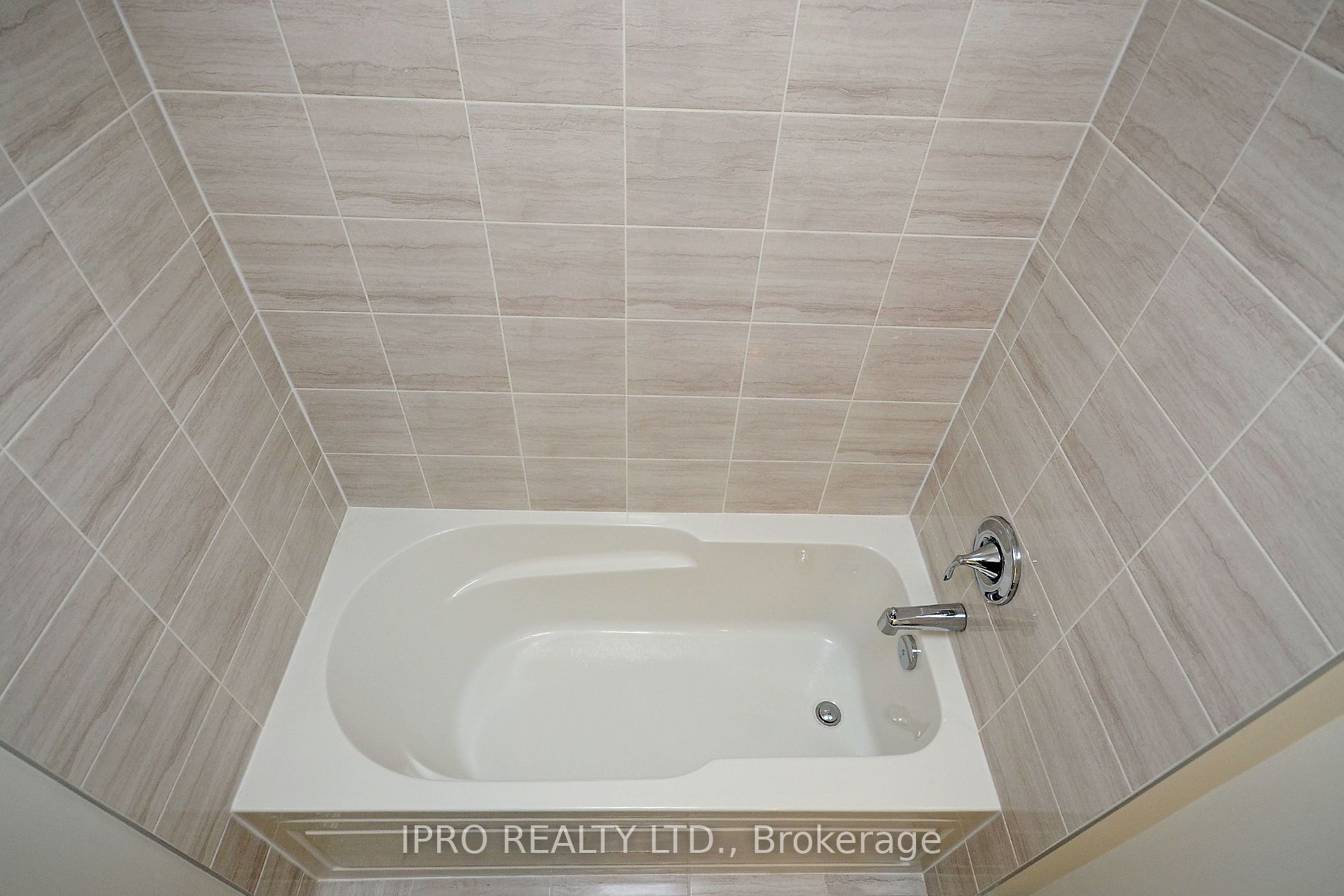 128 Grovewood Common, #435