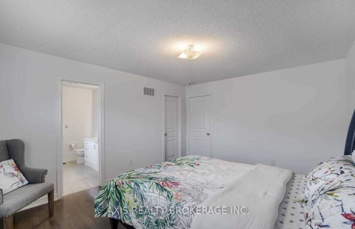15 Grove End Way