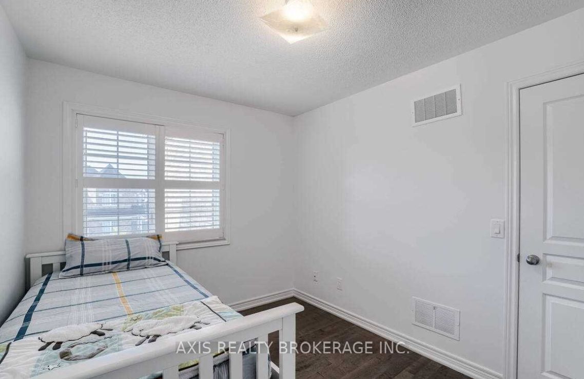 15 Grove End Way