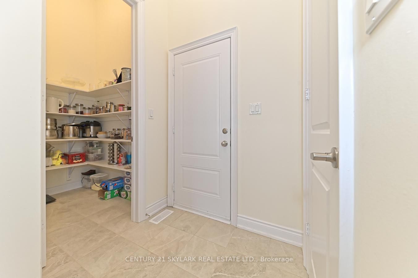 2404 Edward Leaver Tr