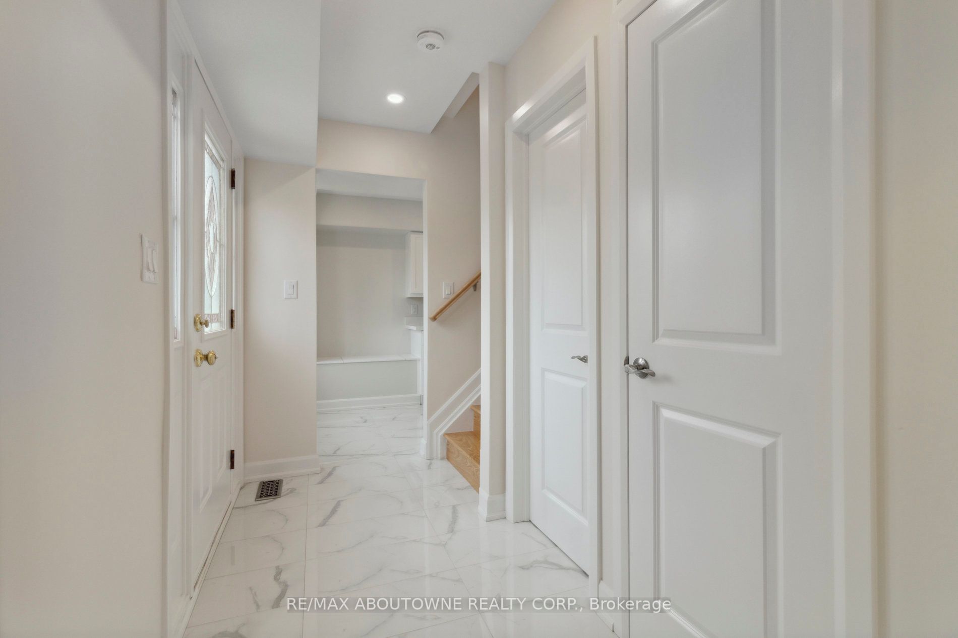 16 Jasmine Square