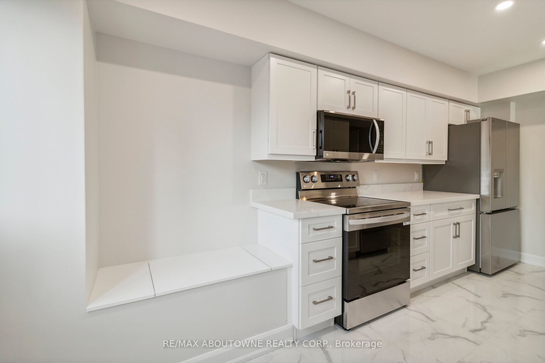 16 Jasmine Square