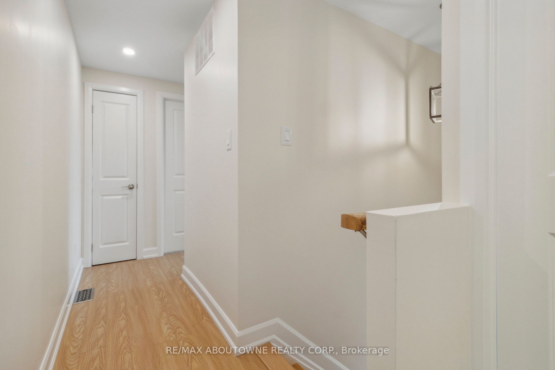 16 Jasmine Square