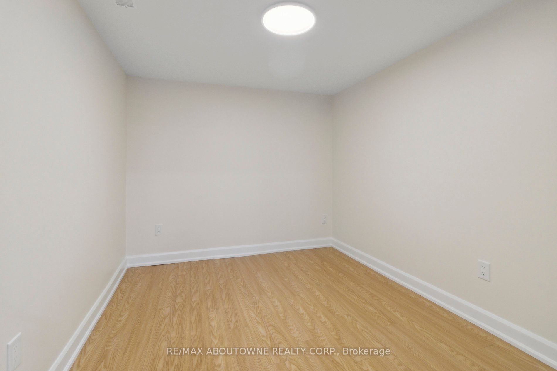 16 Jasmine Square