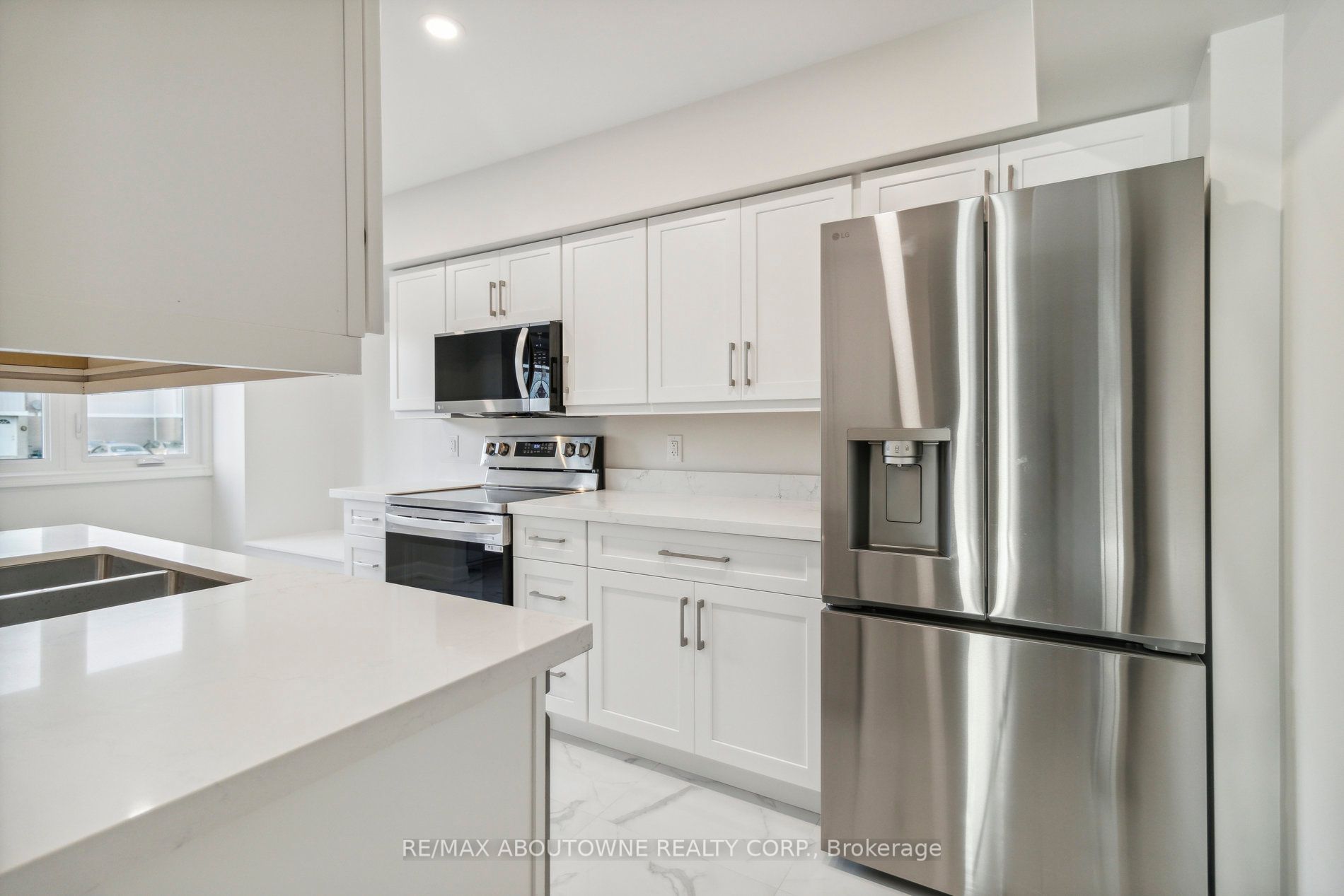 16 Jasmine Square