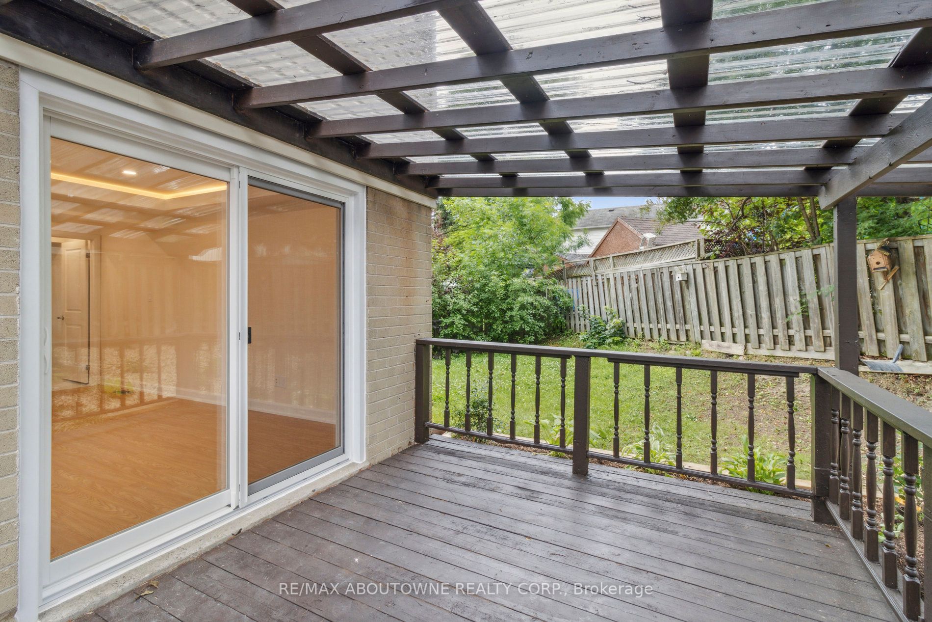 16 Jasmine Square