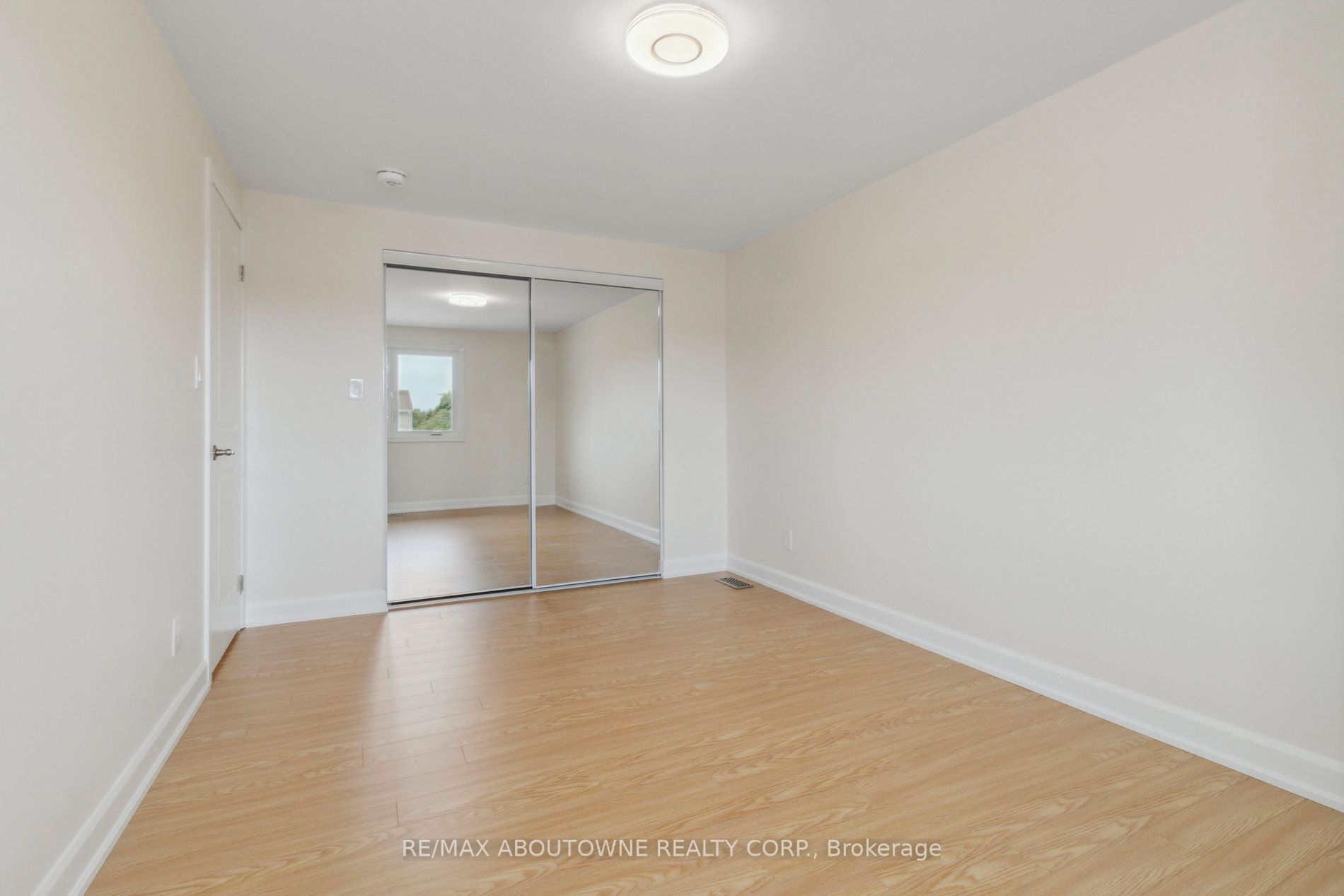 16 Jasmine Square