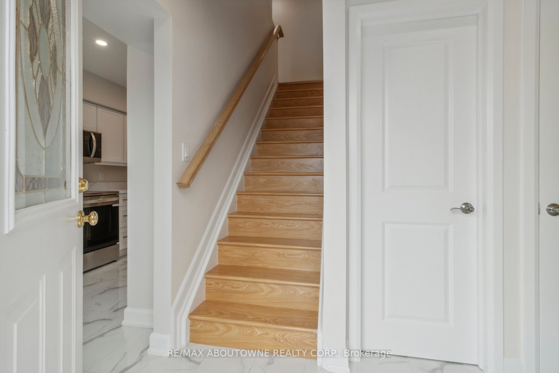 16 Jasmine Square