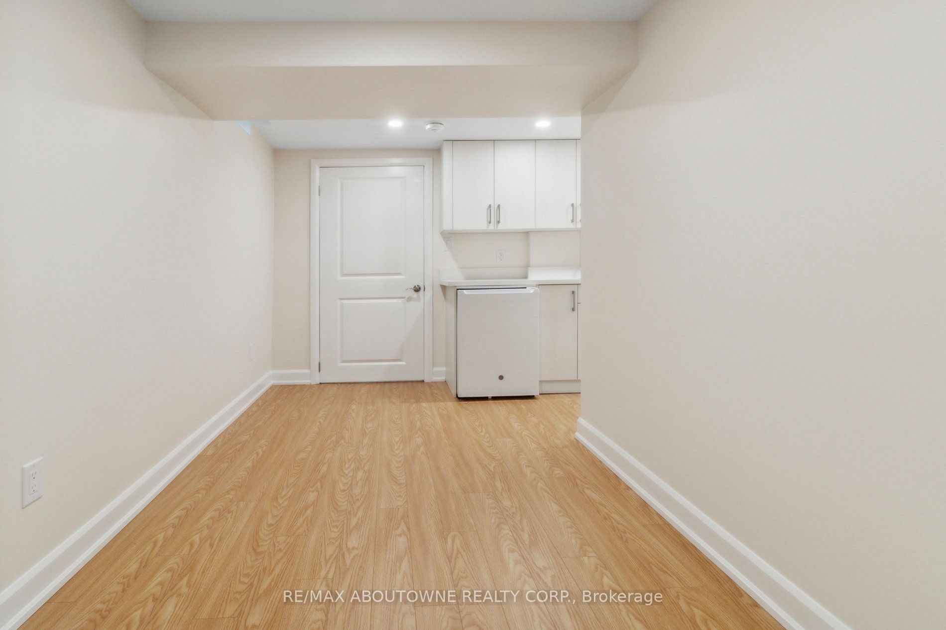 16 Jasmine Square
