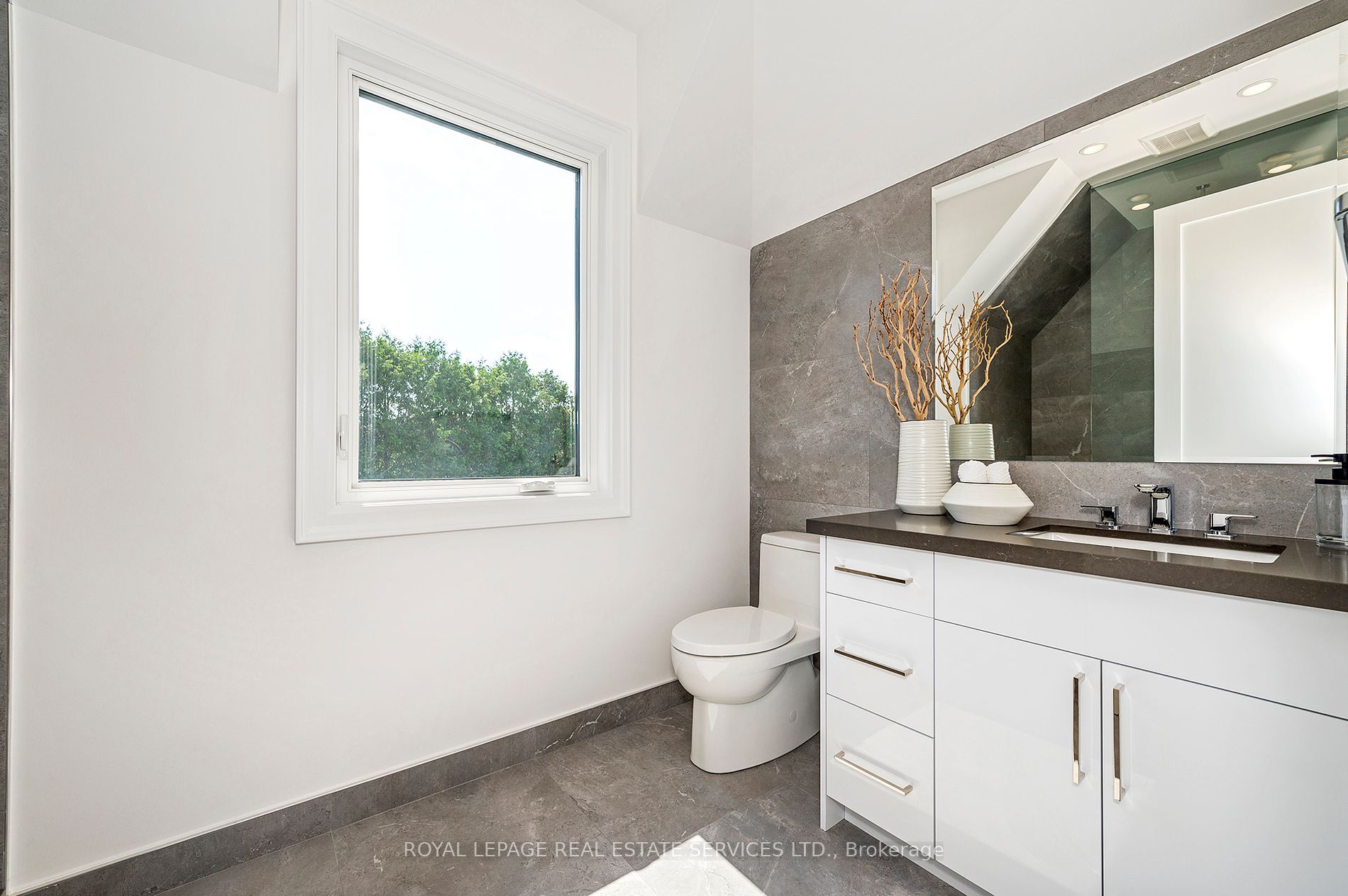 1618 Dogwood Trail