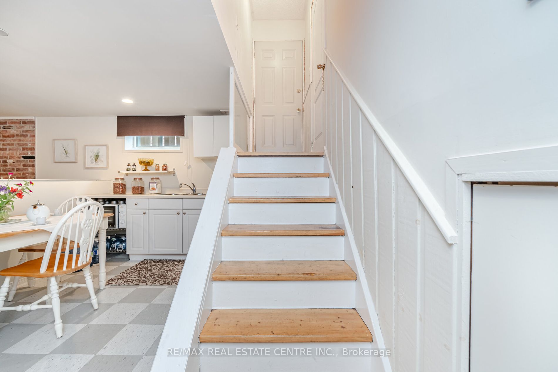 238 Laurier Avenue