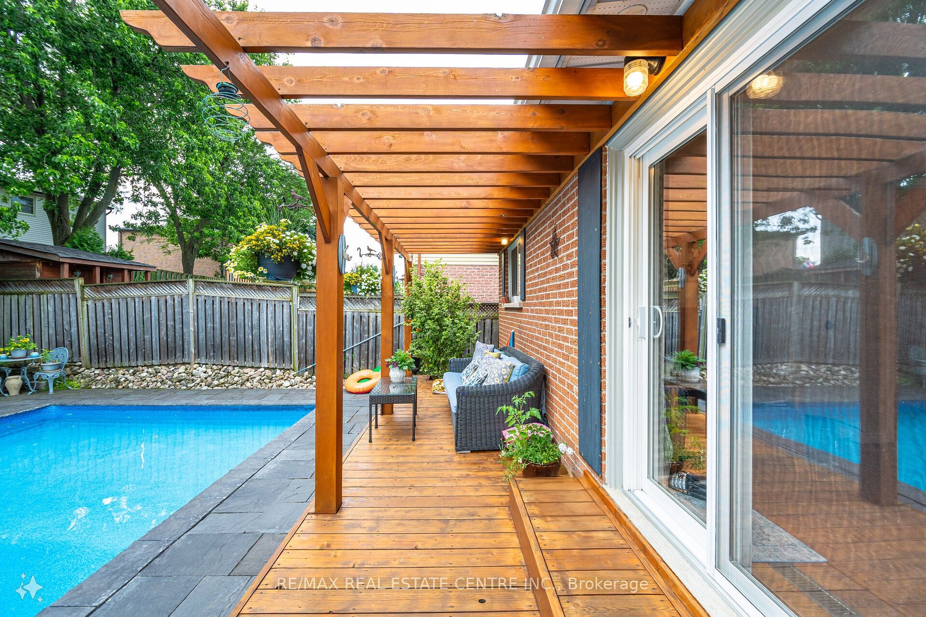 238 Laurier Avenue