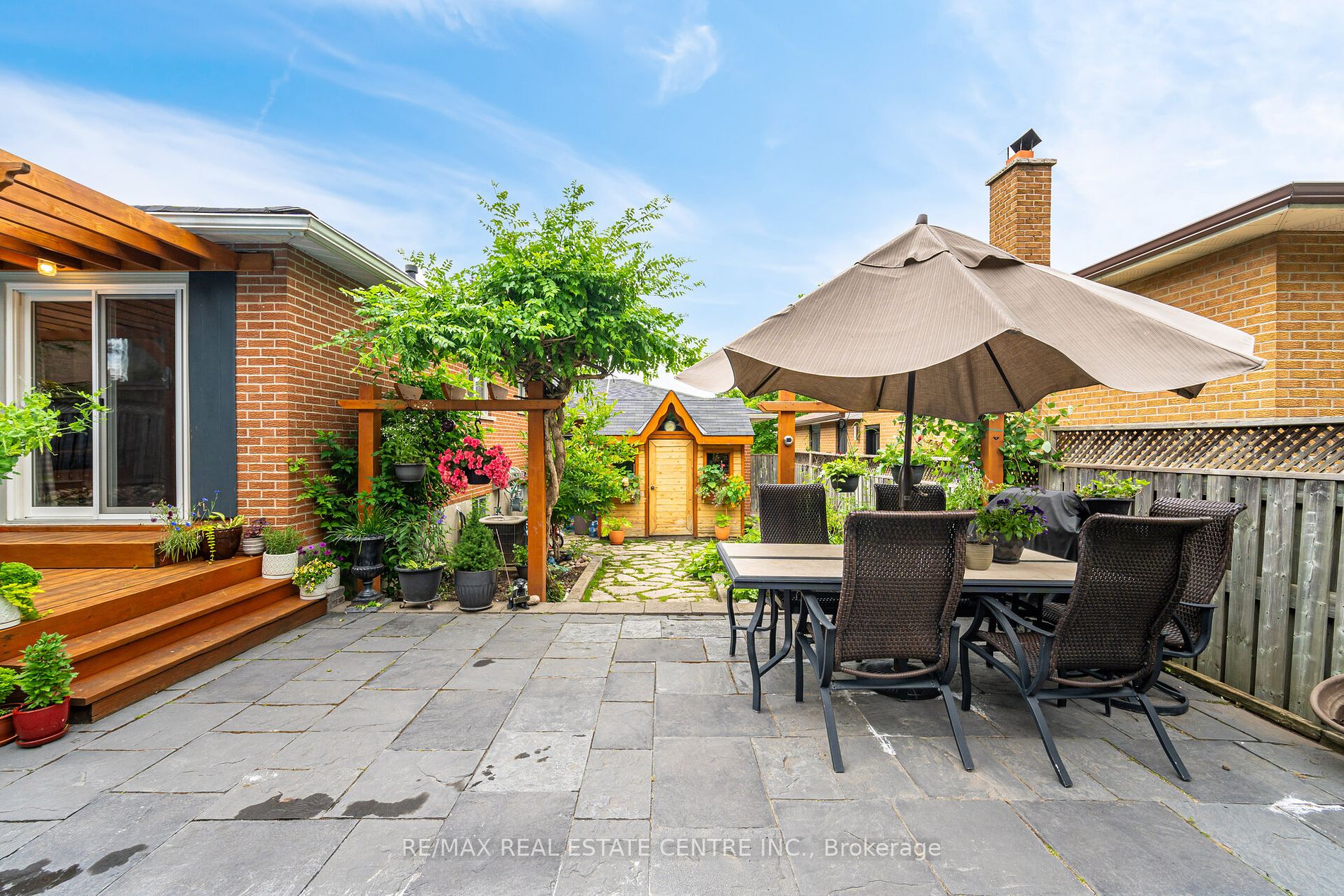 238 Laurier Avenue