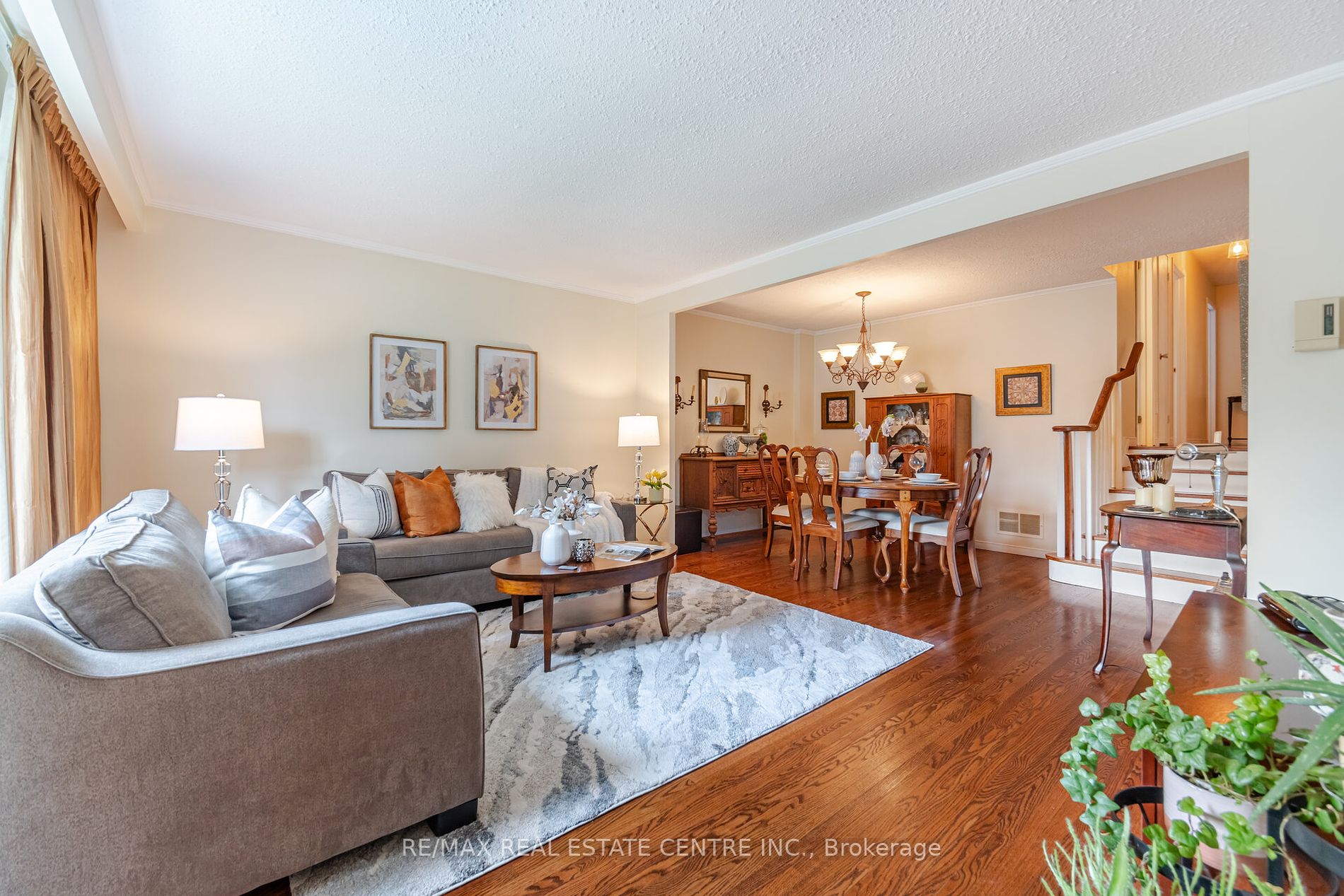 238 Laurier Avenue