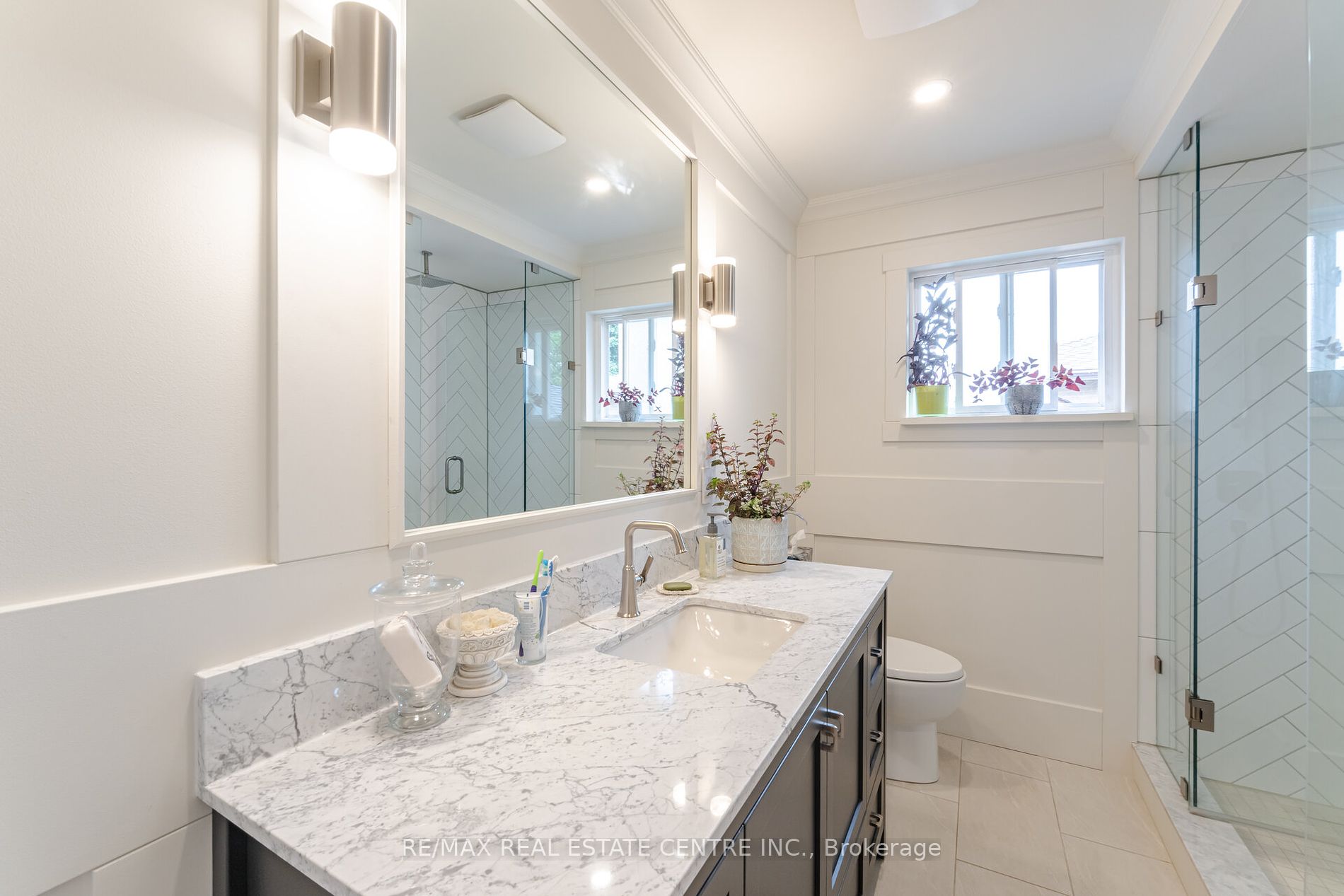 238 Laurier Avenue