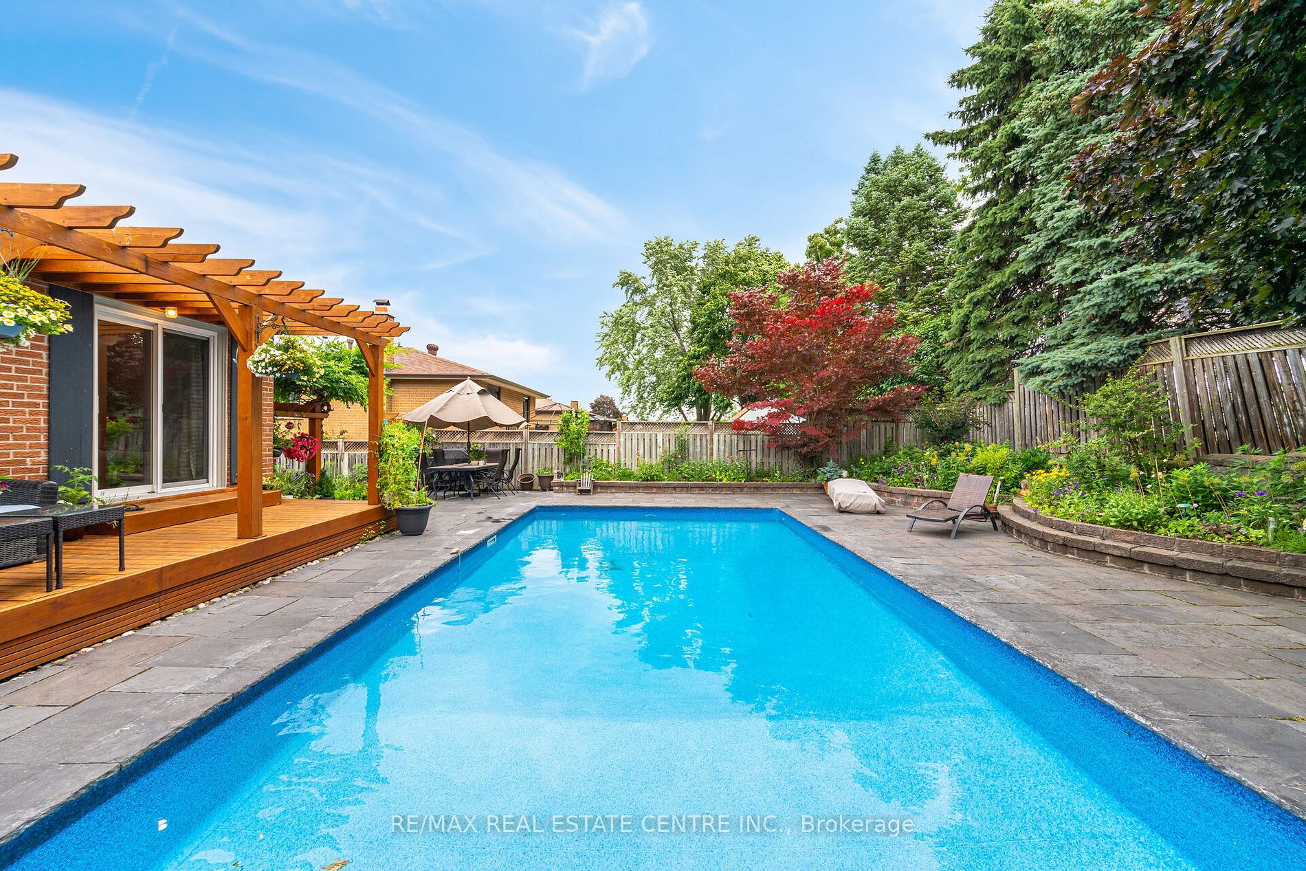 238 Laurier Avenue