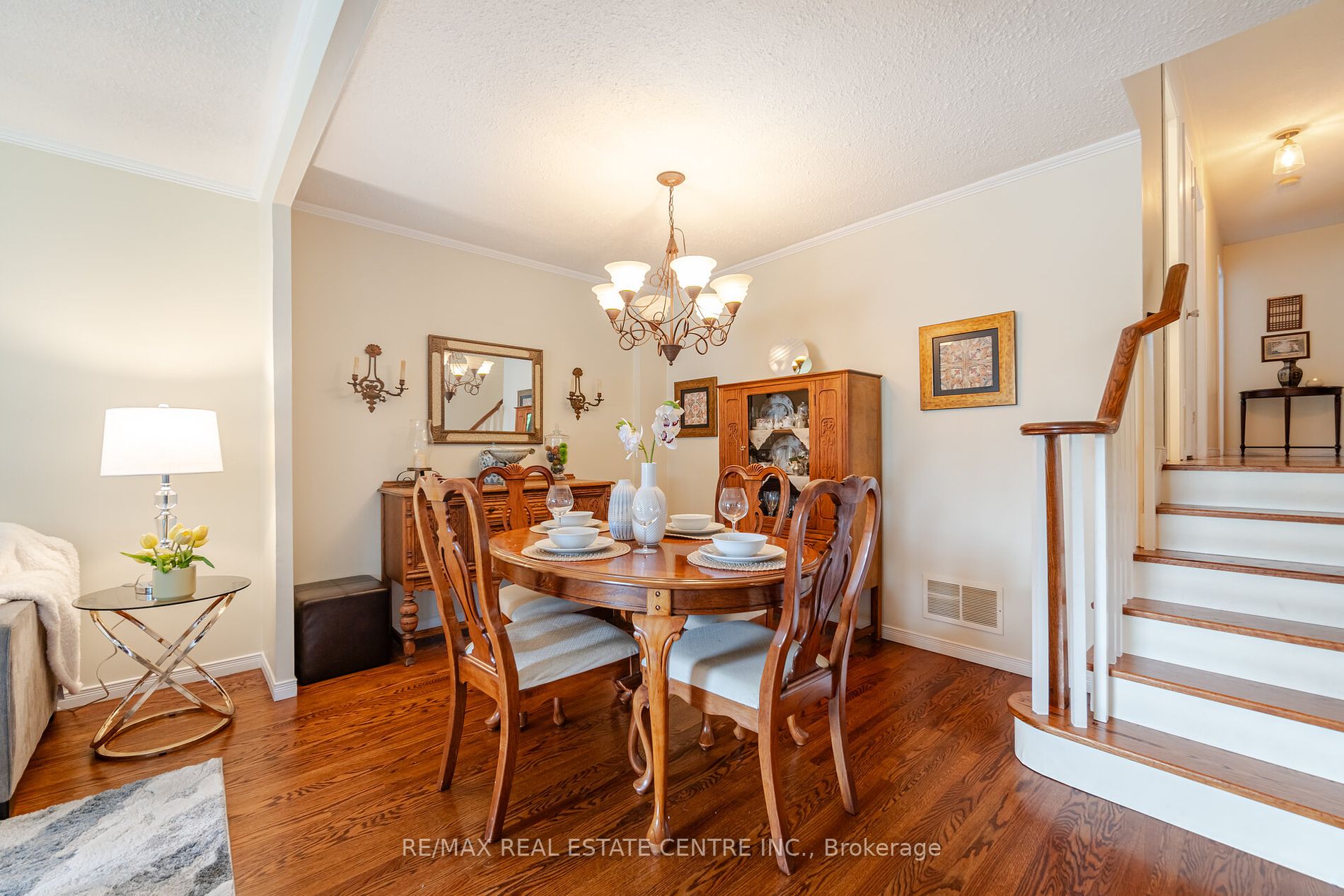 238 Laurier Avenue