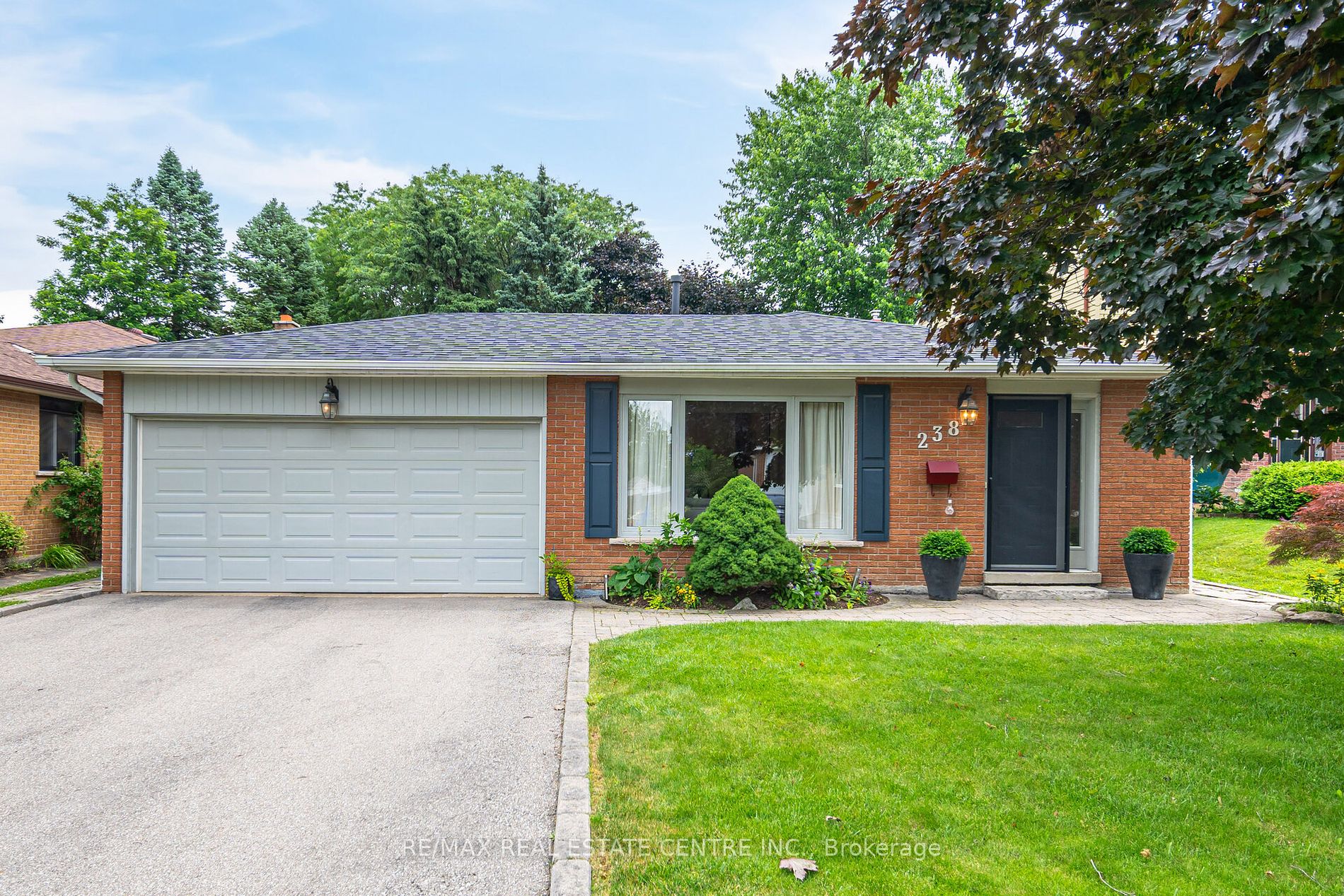 238 Laurier Avenue