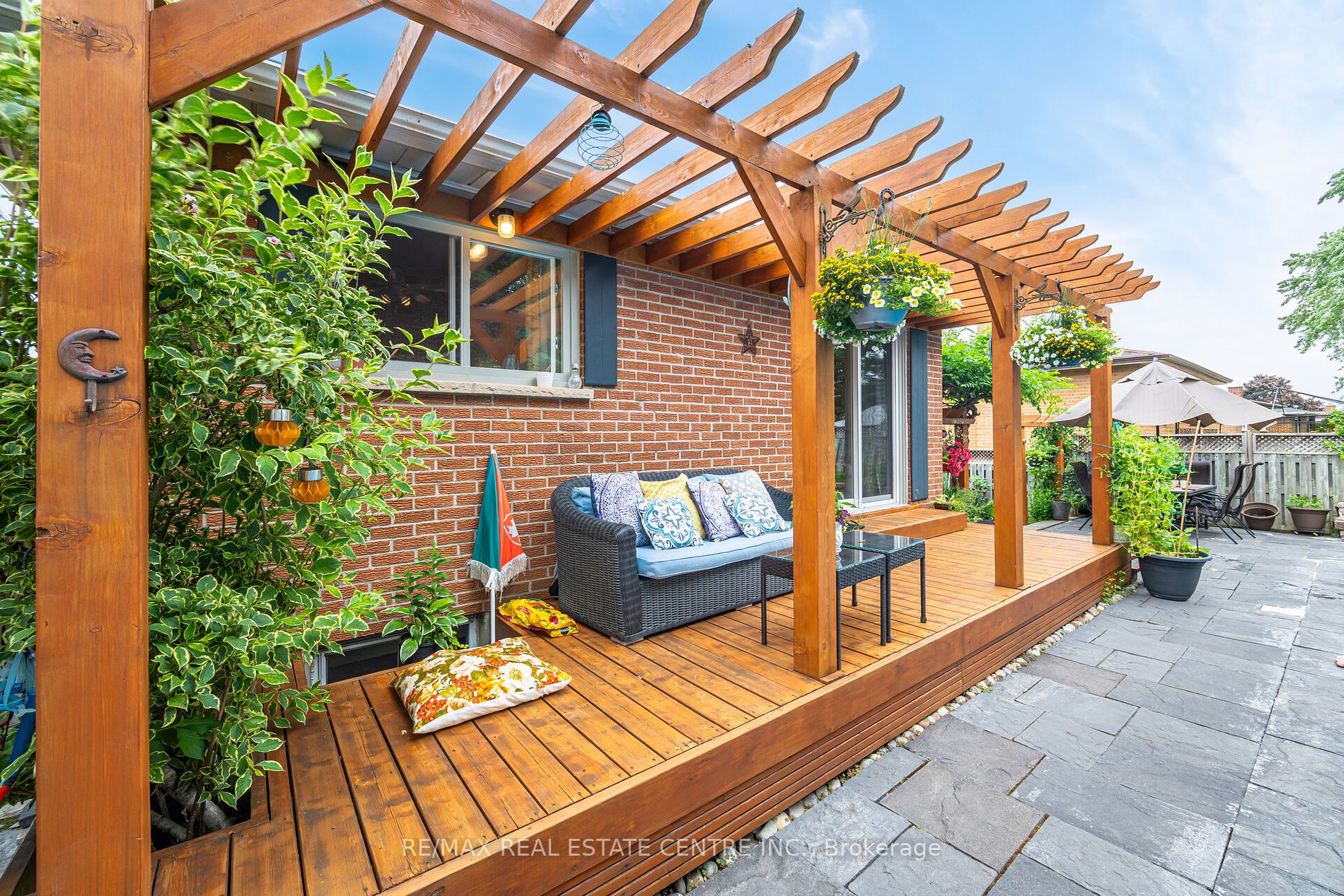 238 Laurier Avenue