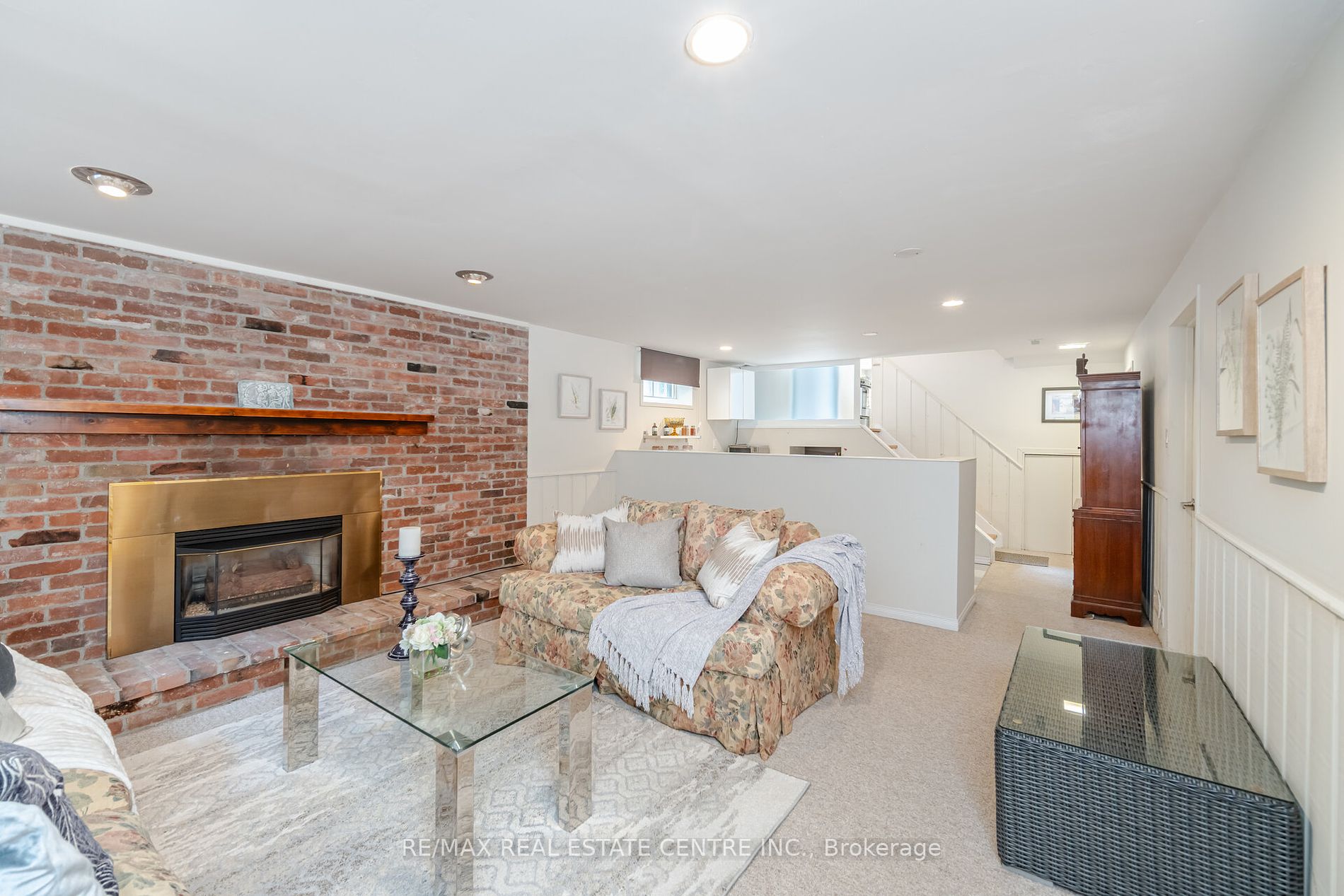 238 Laurier Avenue