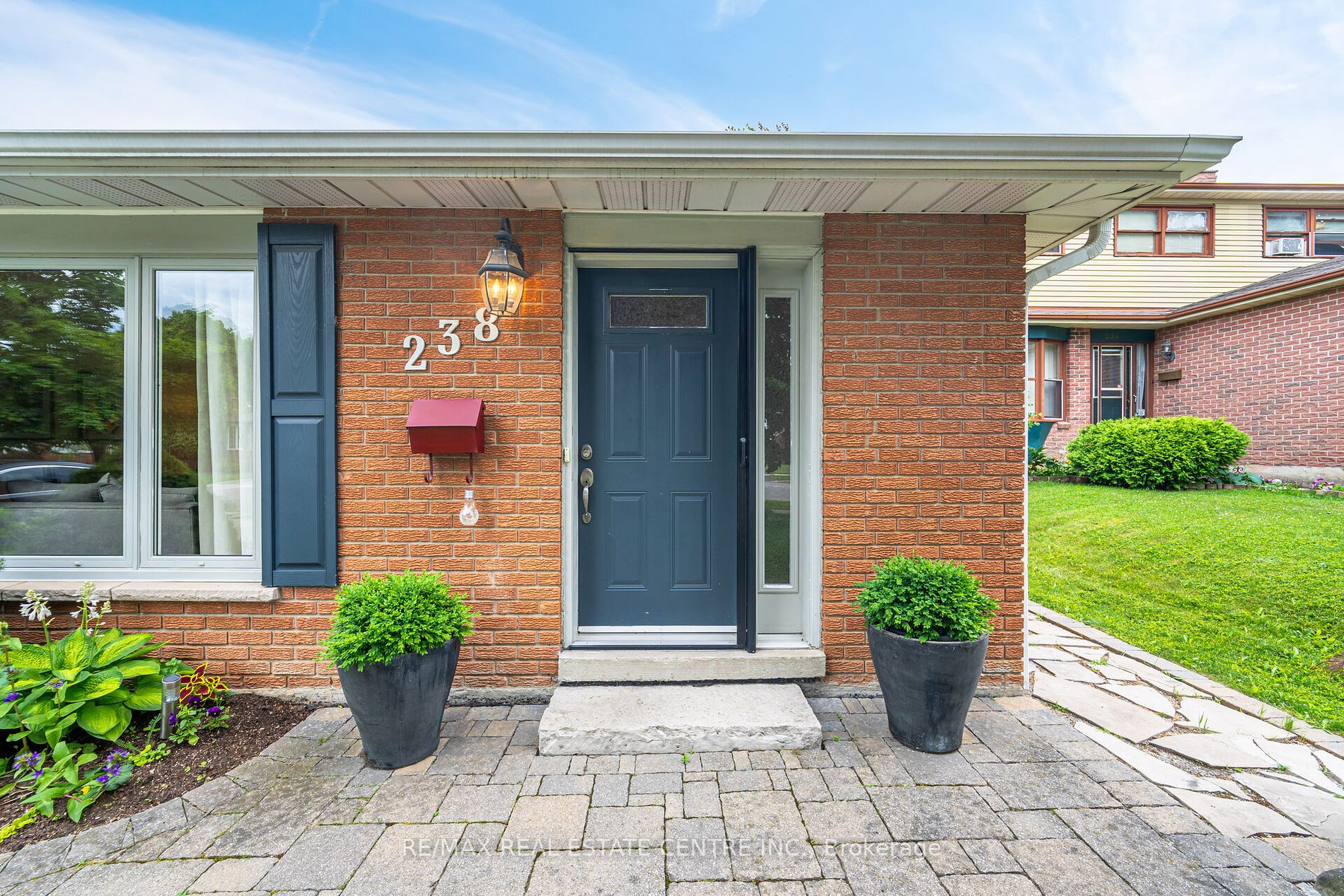 238 Laurier Avenue