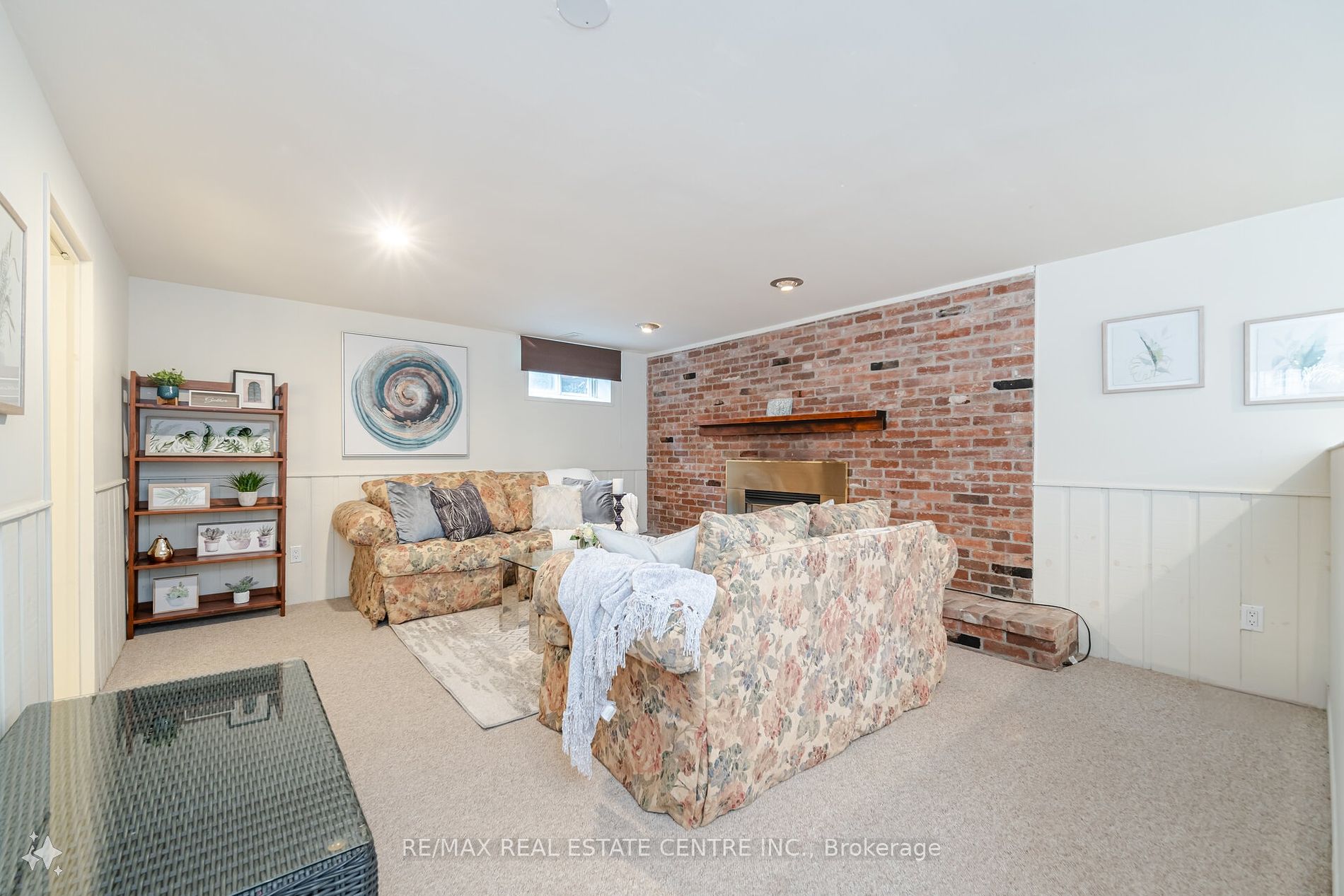 238 Laurier Avenue