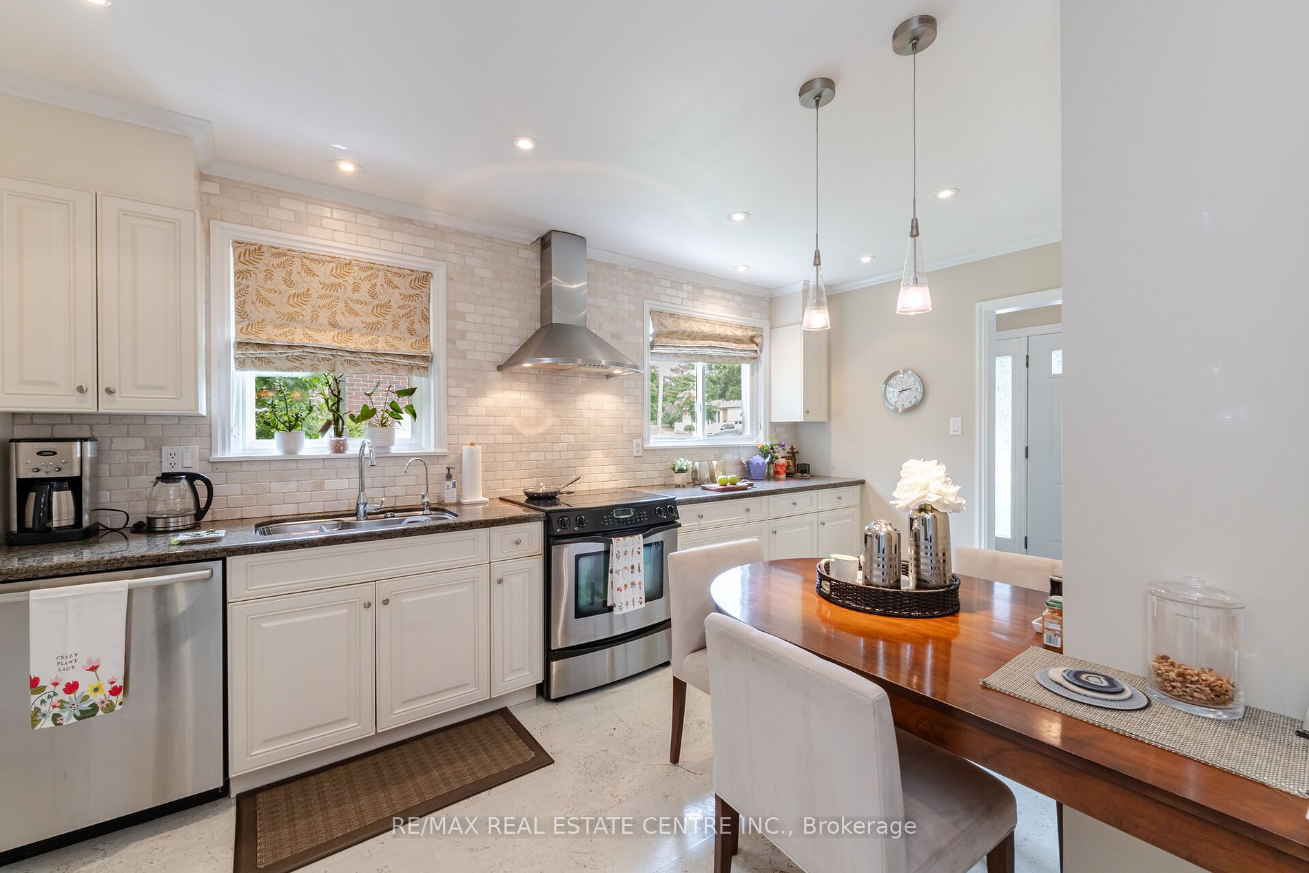 238 Laurier Avenue